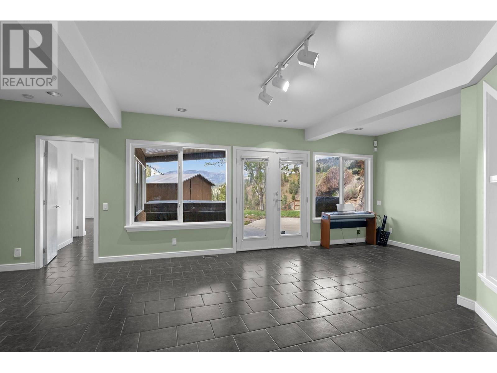 3784 INGLIS PLACE Image 30