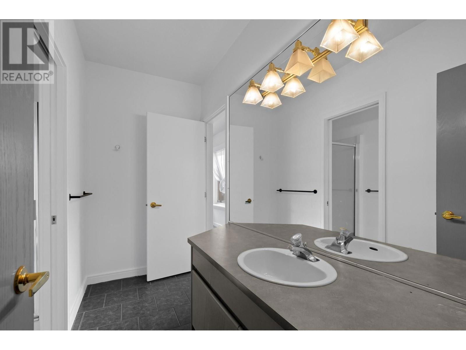 3784 INGLIS PLACE Image 32