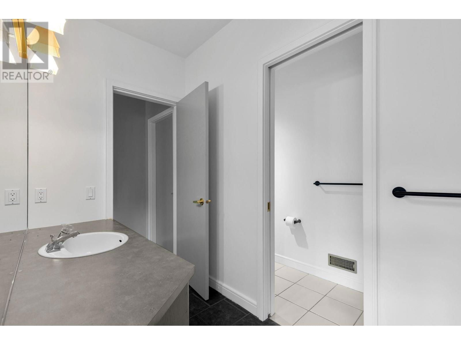 3784 INGLIS PLACE Image 33