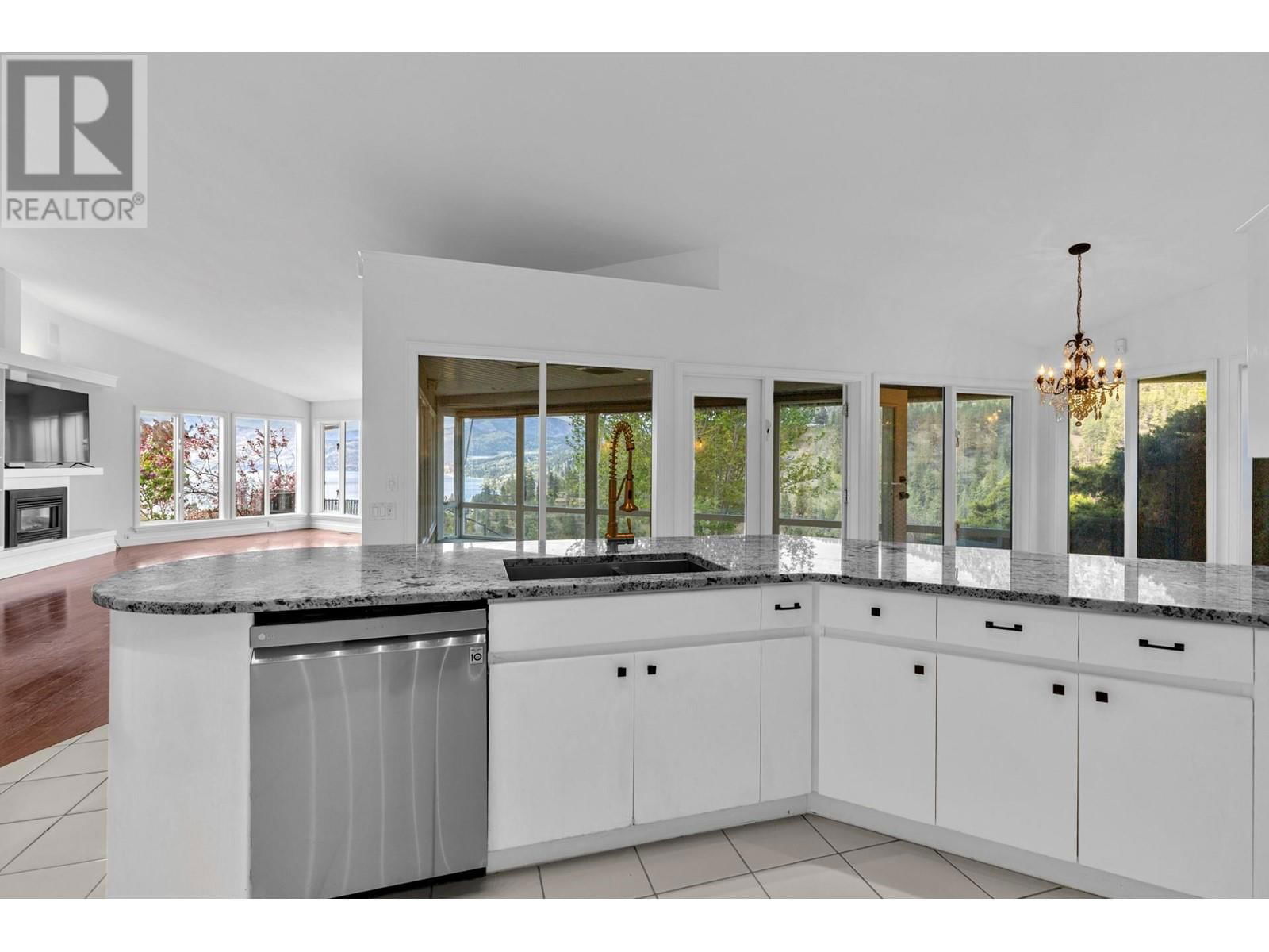 3784 INGLIS PLACE Image 6