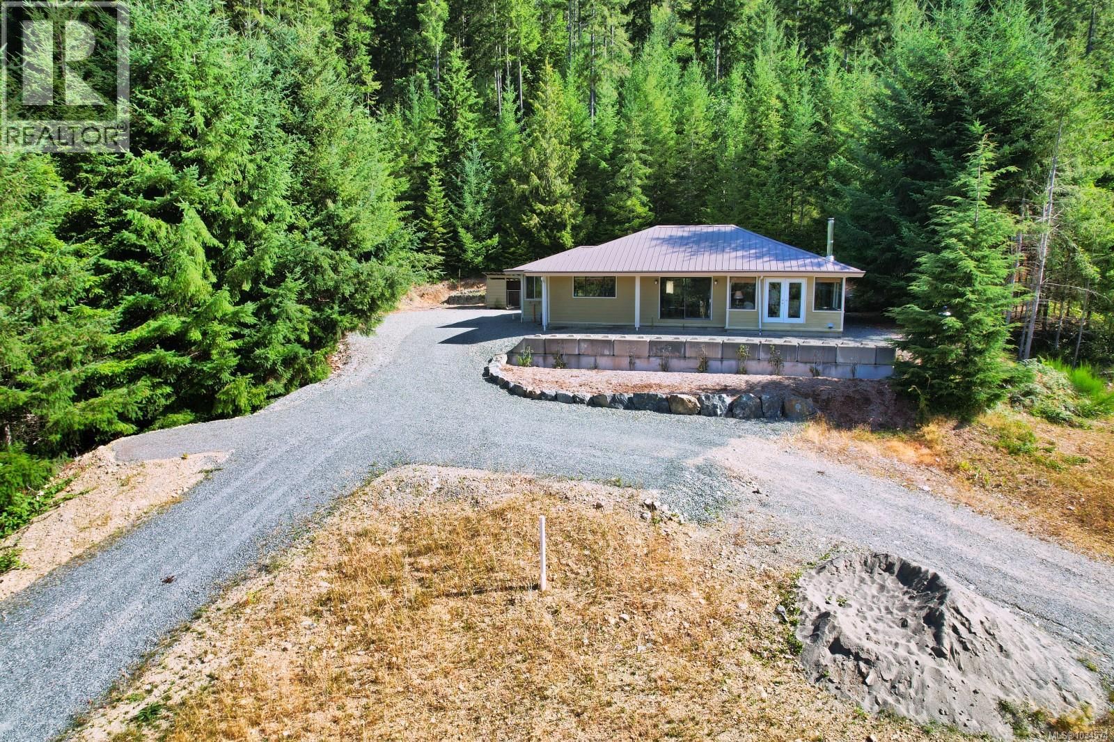 9871 Youbou Road property photo