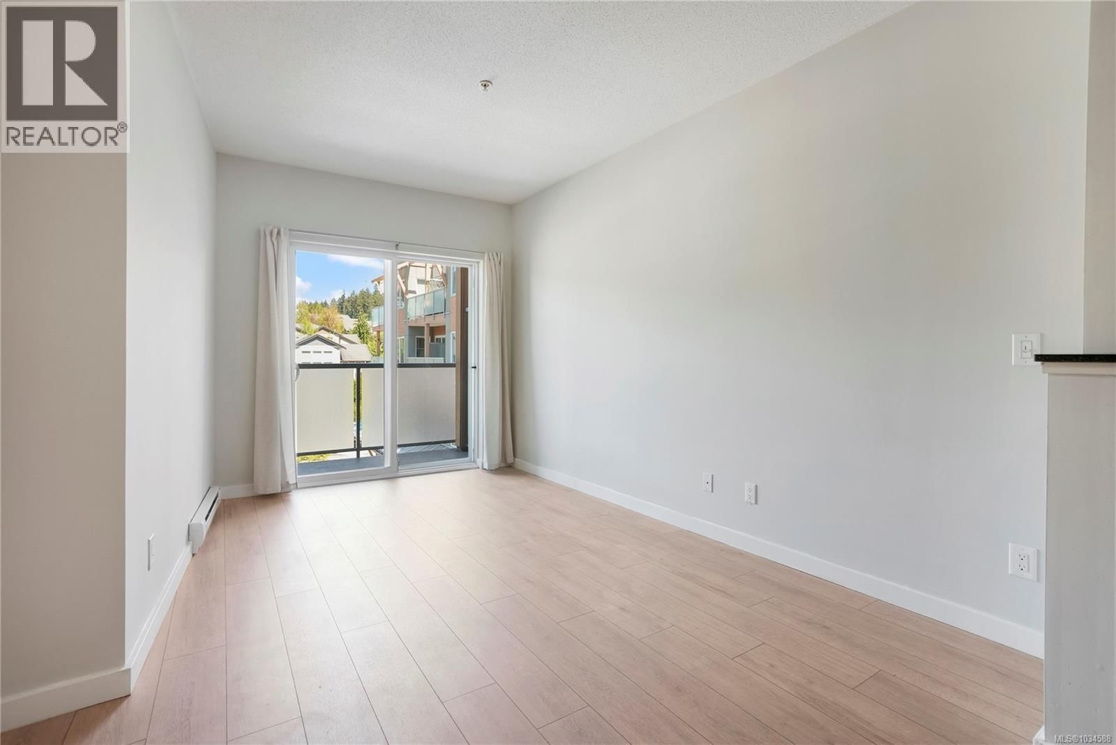 315 611 Brookside Road property photo