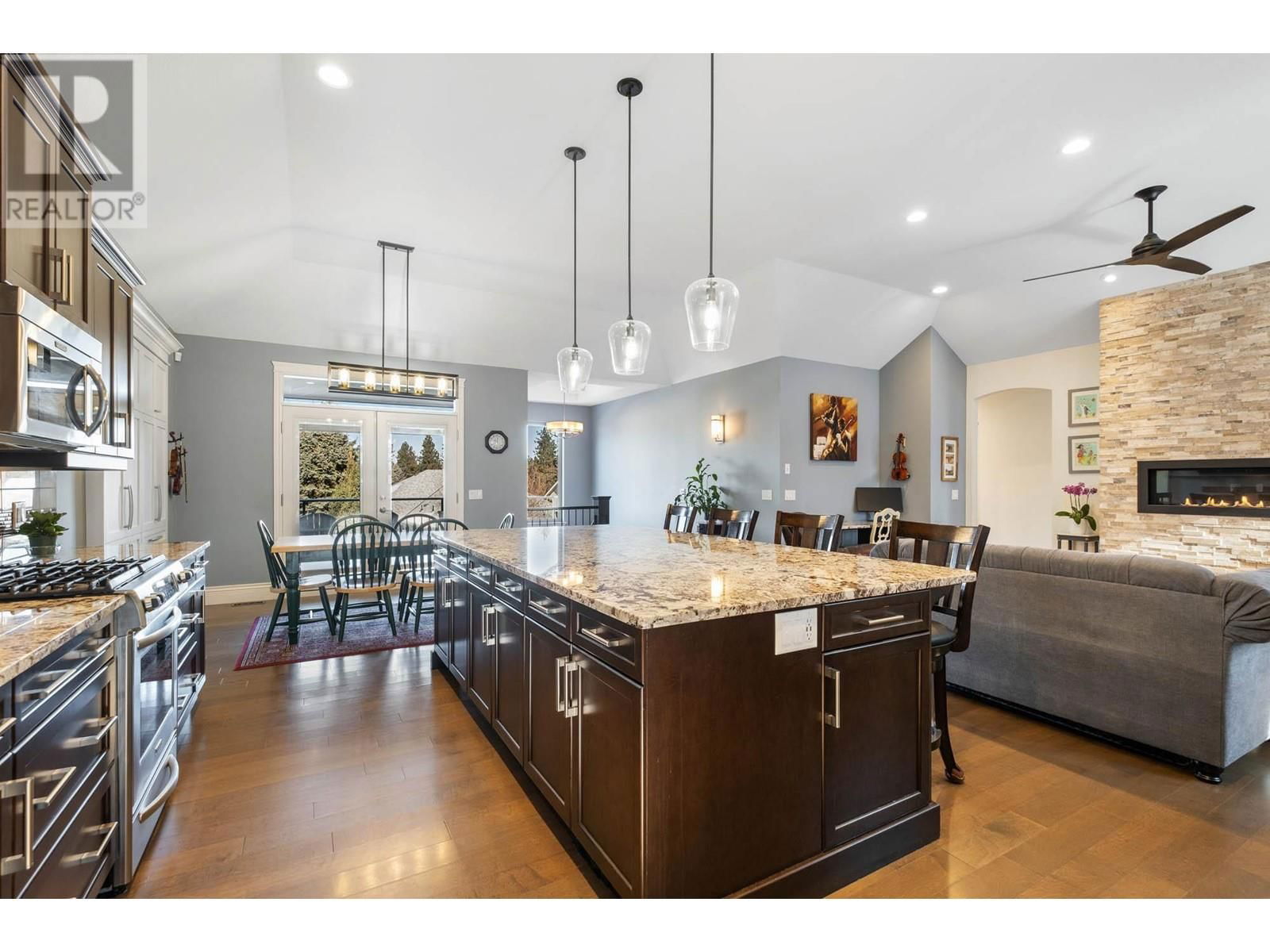 3920 GALLAGHERS CIRCLE Image 13