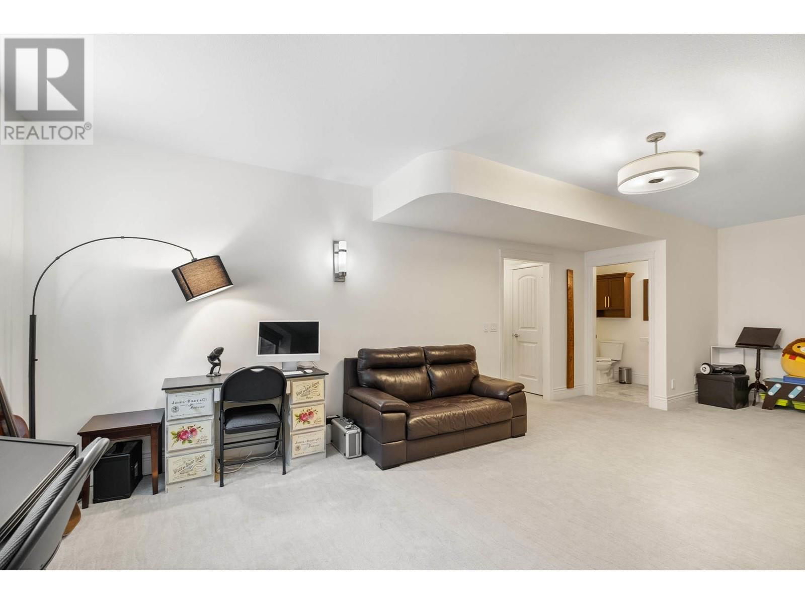 3920 GALLAGHERS CIRCLE Image 30