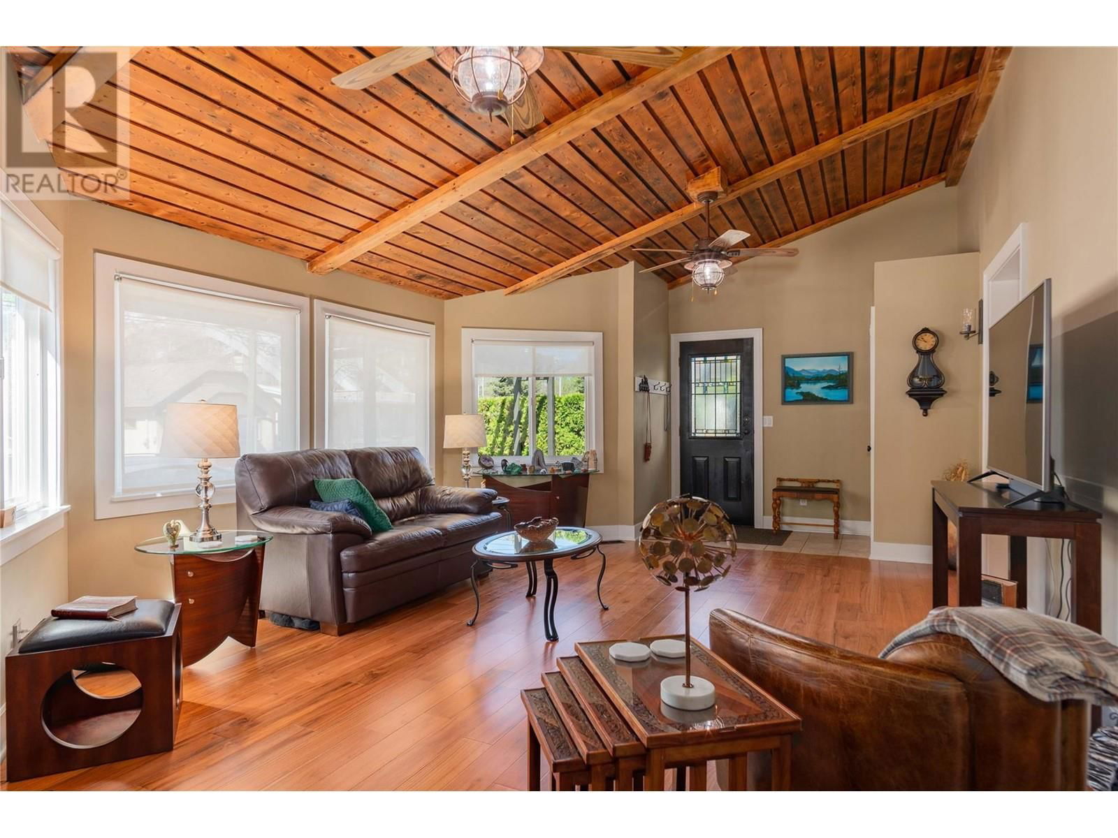 1443 COLUMBIA AVENUE Image 10