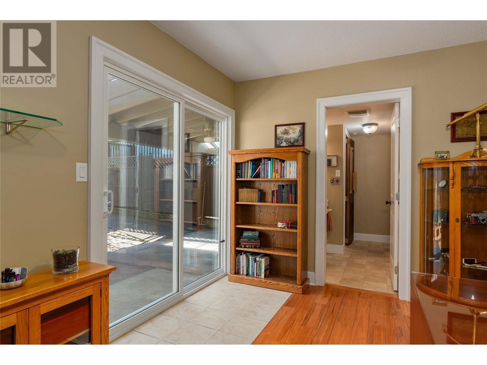 1443 COLUMBIA AVENUE Image 14