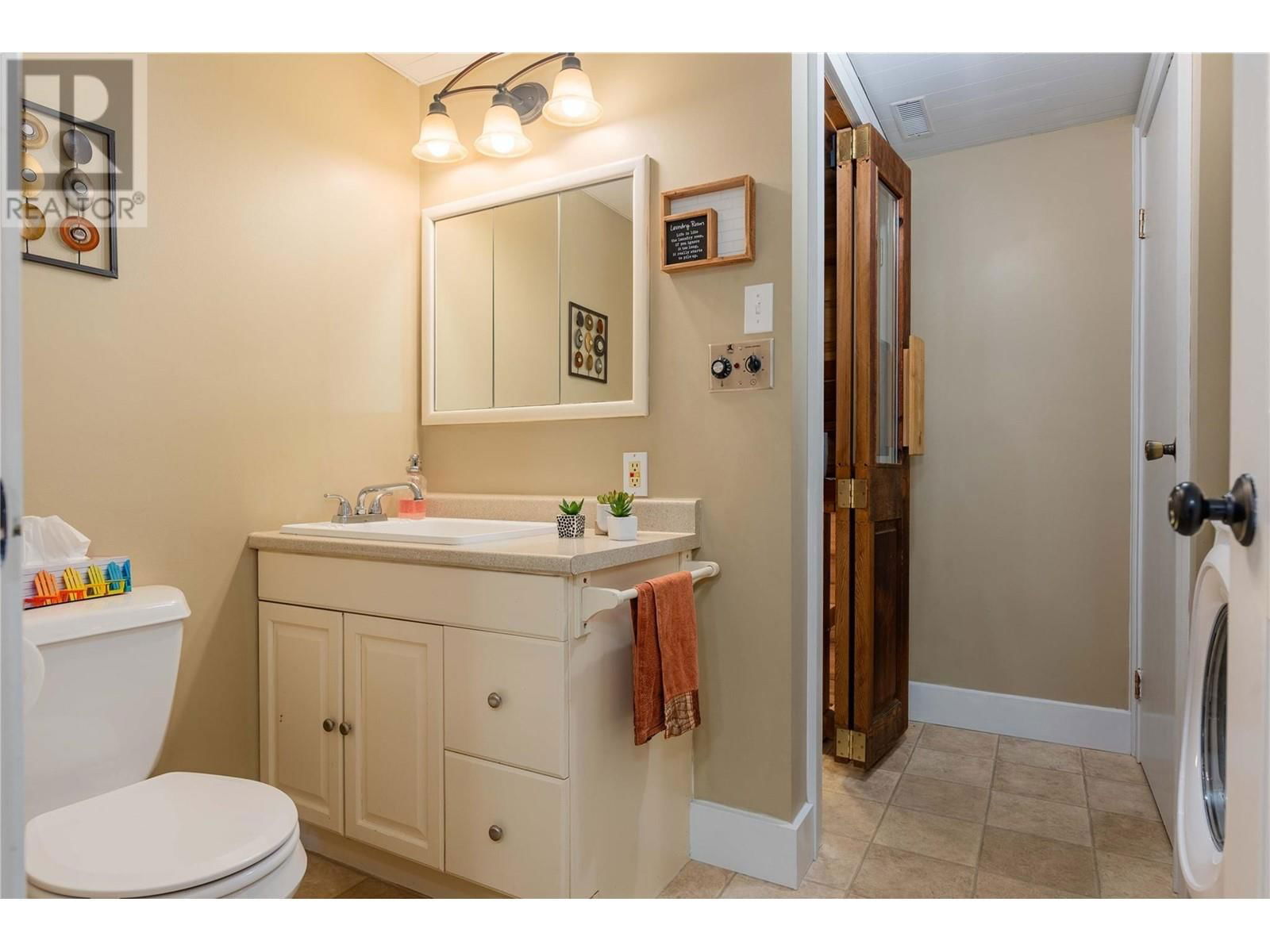 1443 COLUMBIA AVENUE Image 16