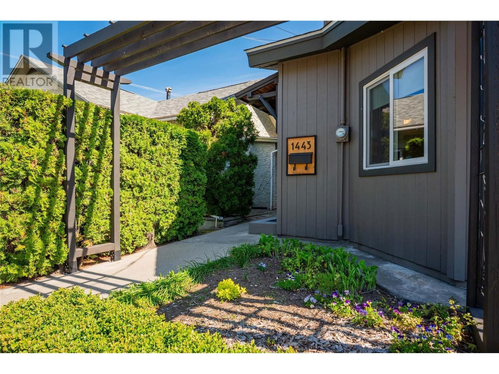 1443 COLUMBIA AVENUE Image 2