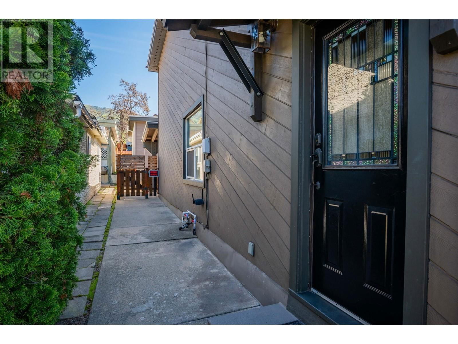 1443 COLUMBIA AVENUE Image 27