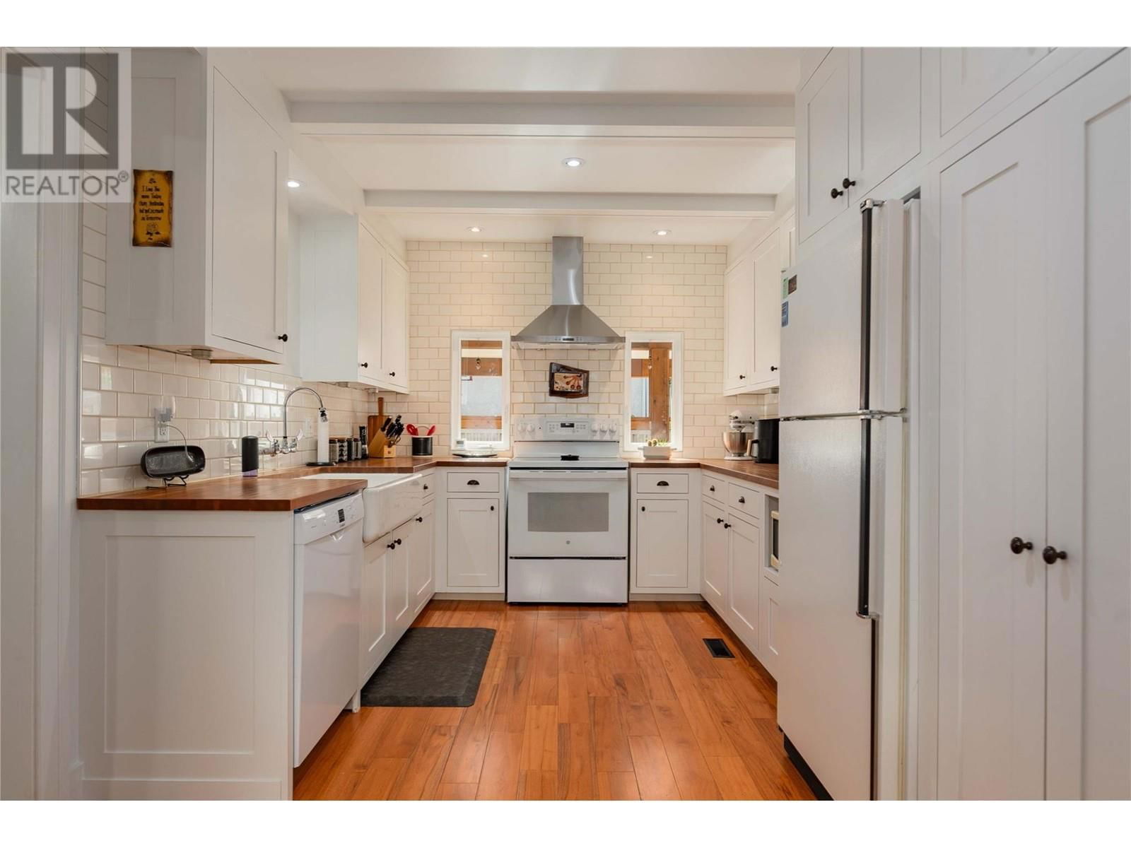 1443 COLUMBIA AVENUE Image 7