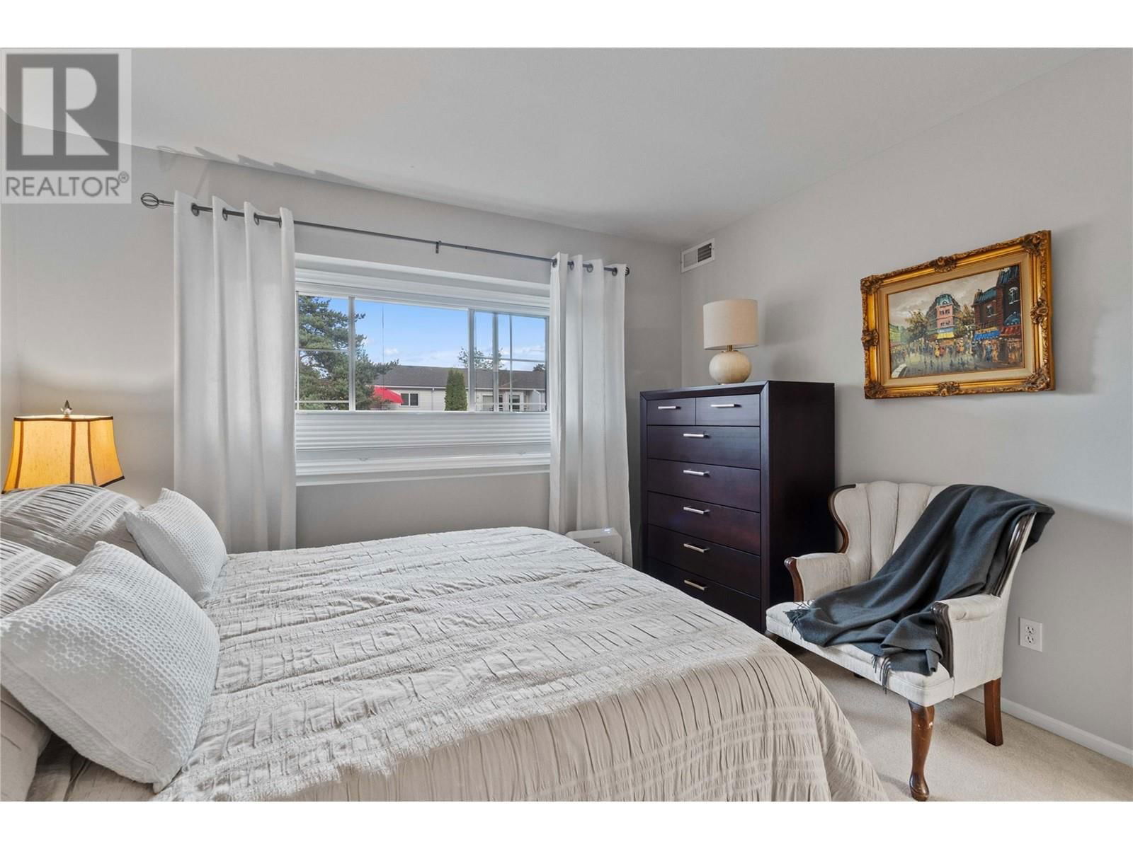 213 - 3335 RICHTER STREET Image 33