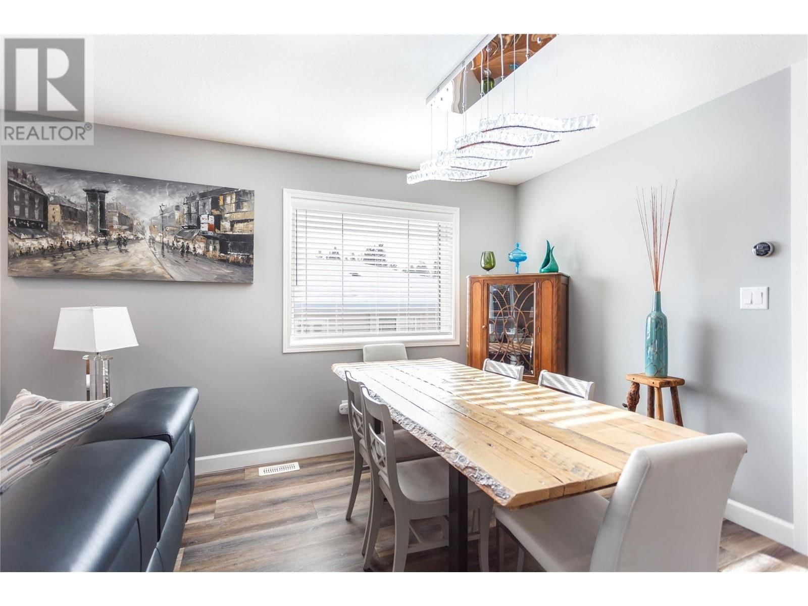 4 - 2675 PINE AVENUE Image 10