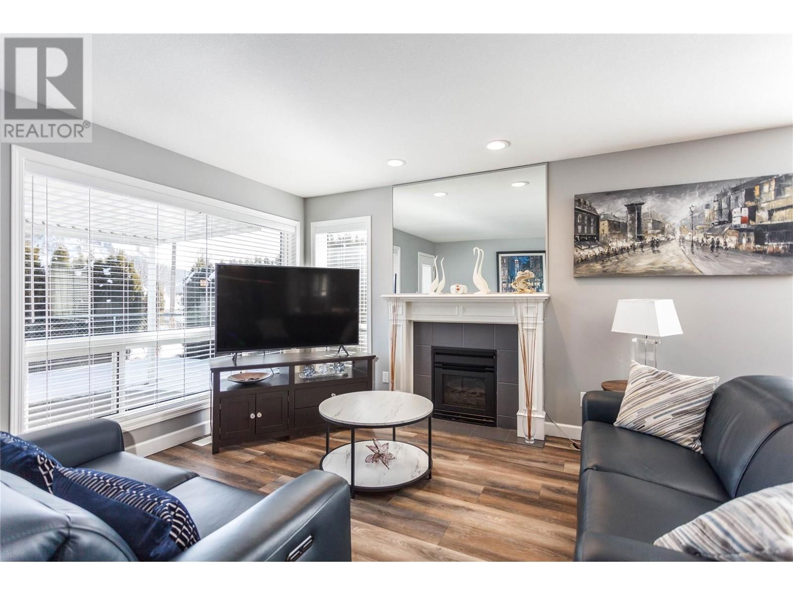 4 - 2675 PINE AVENUE Image 11