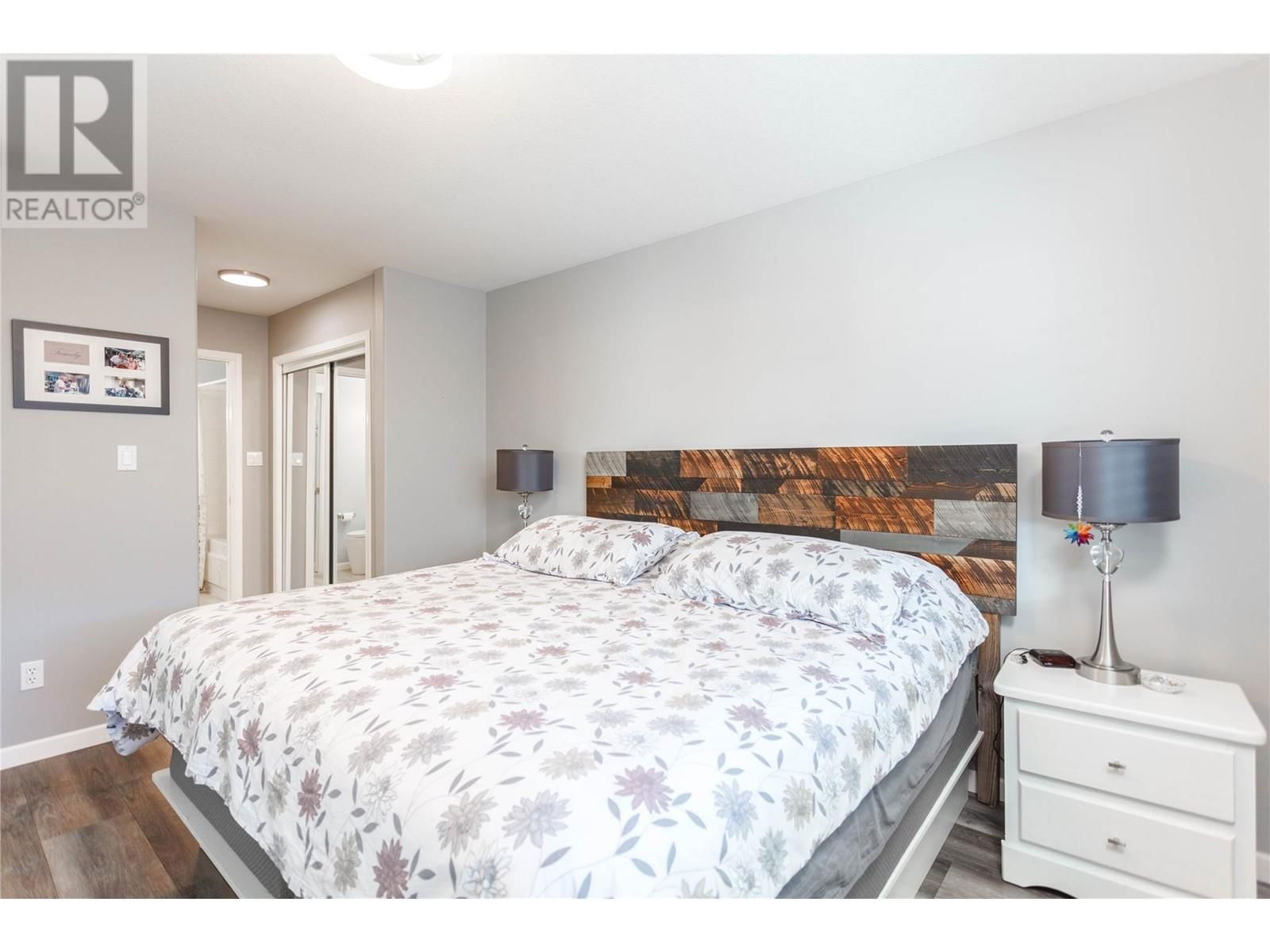 4 - 2675 PINE AVENUE Image 14