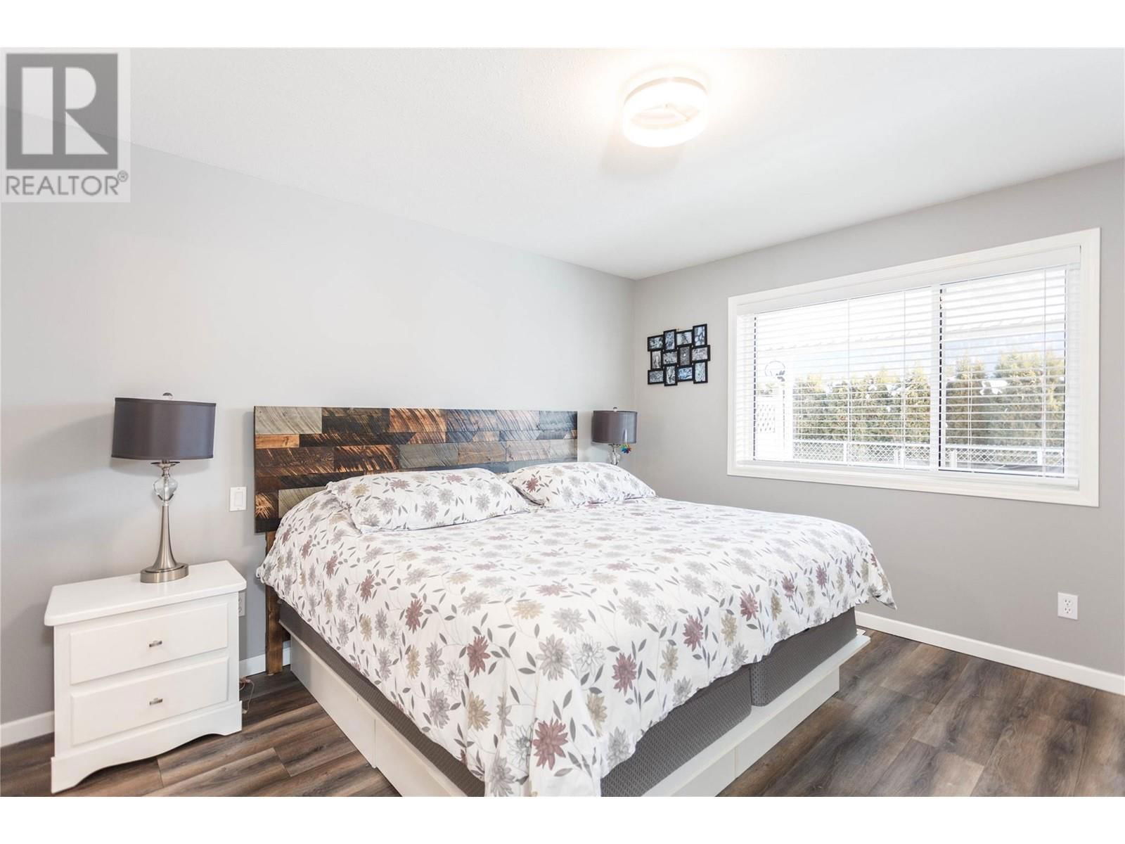 4 - 2675 PINE AVENUE Image 15