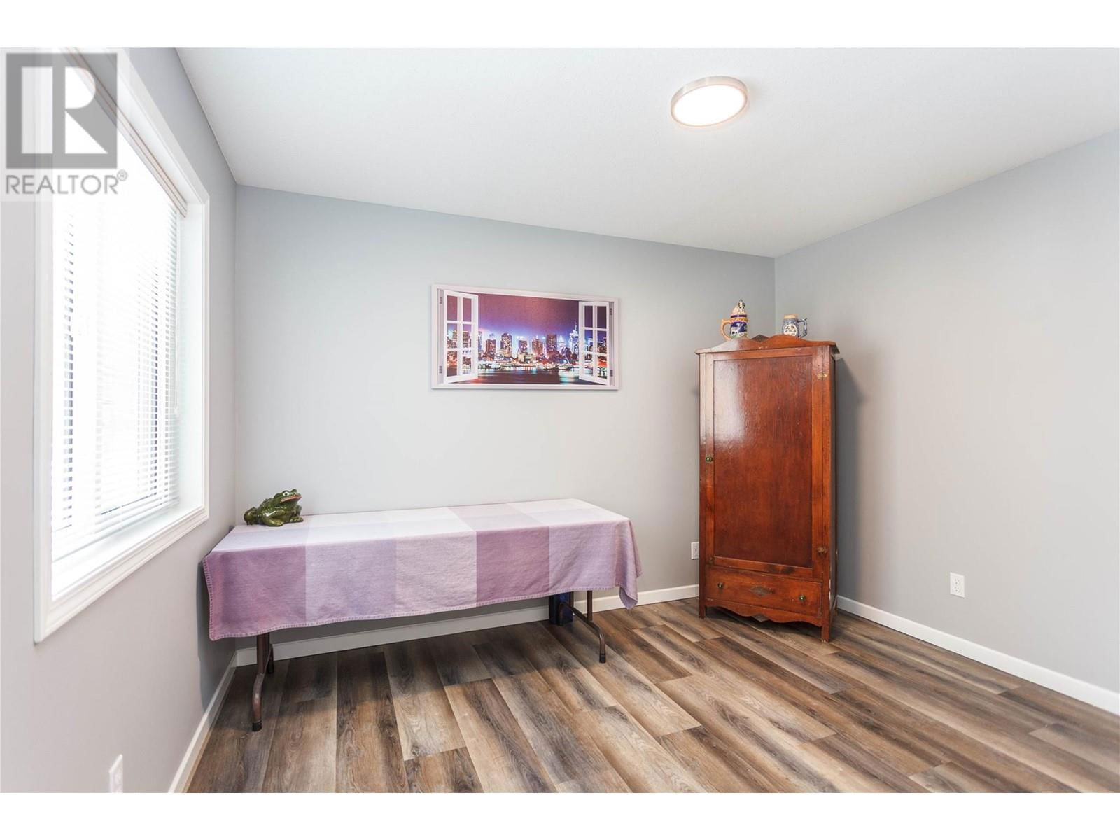 4 - 2675 PINE AVENUE Image 21