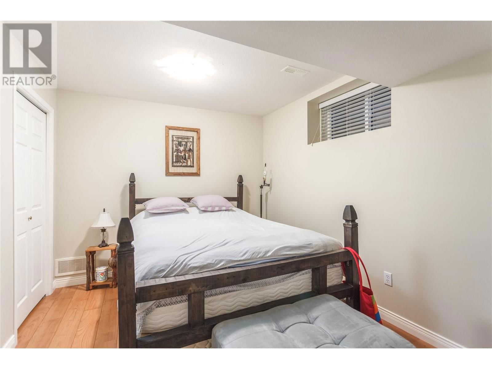 4 - 2675 PINE AVENUE Image 26