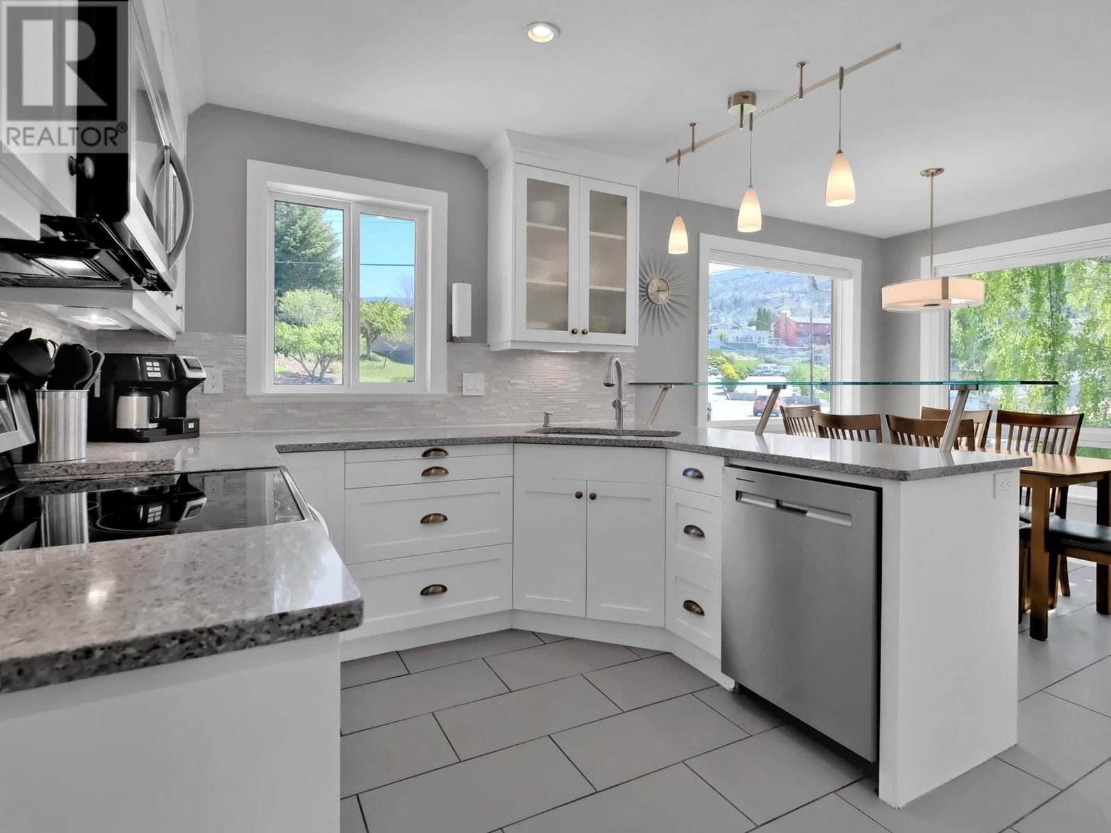 118 CRAIG DRIVE Image 3