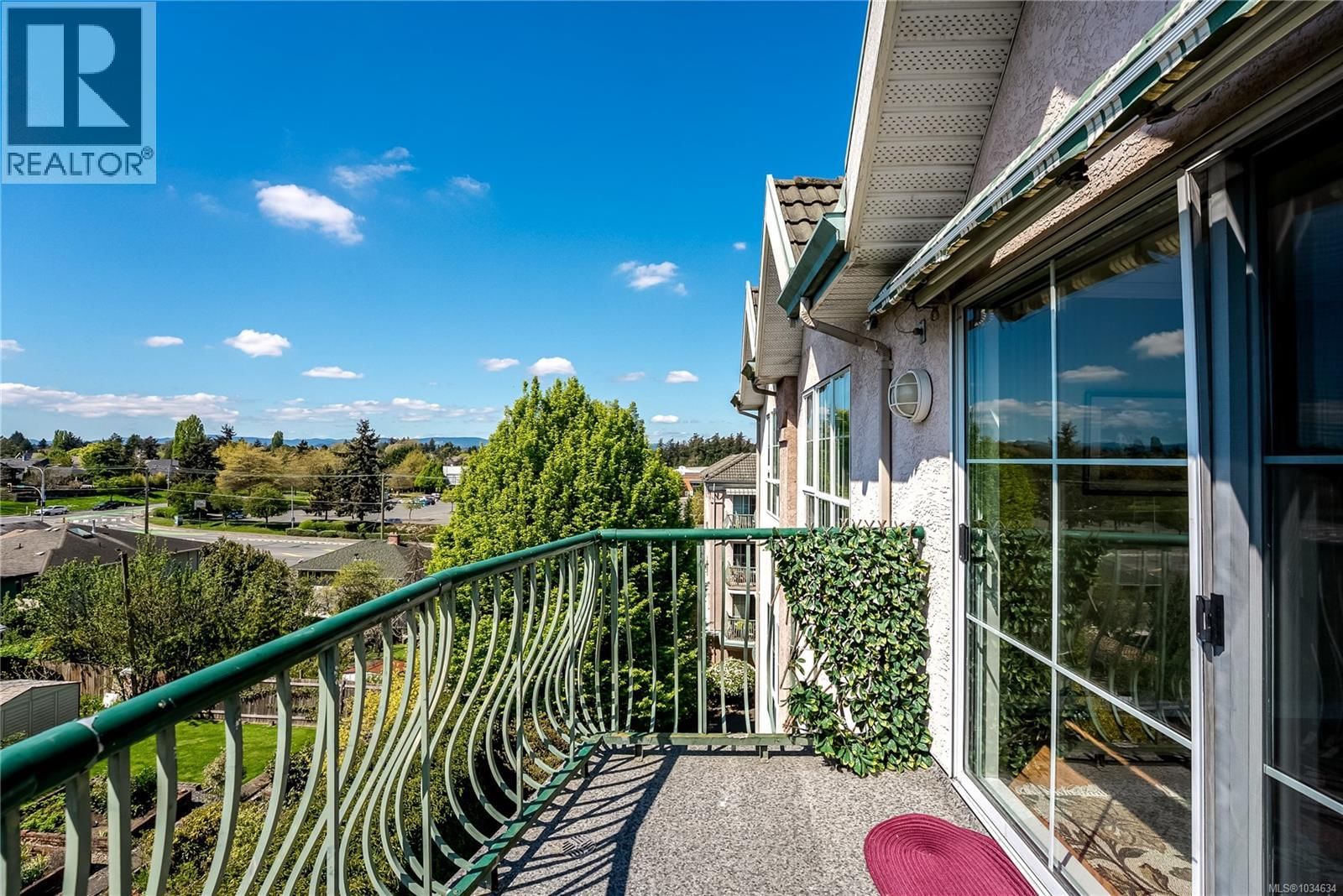 413 3133 Tillicum Road property photo