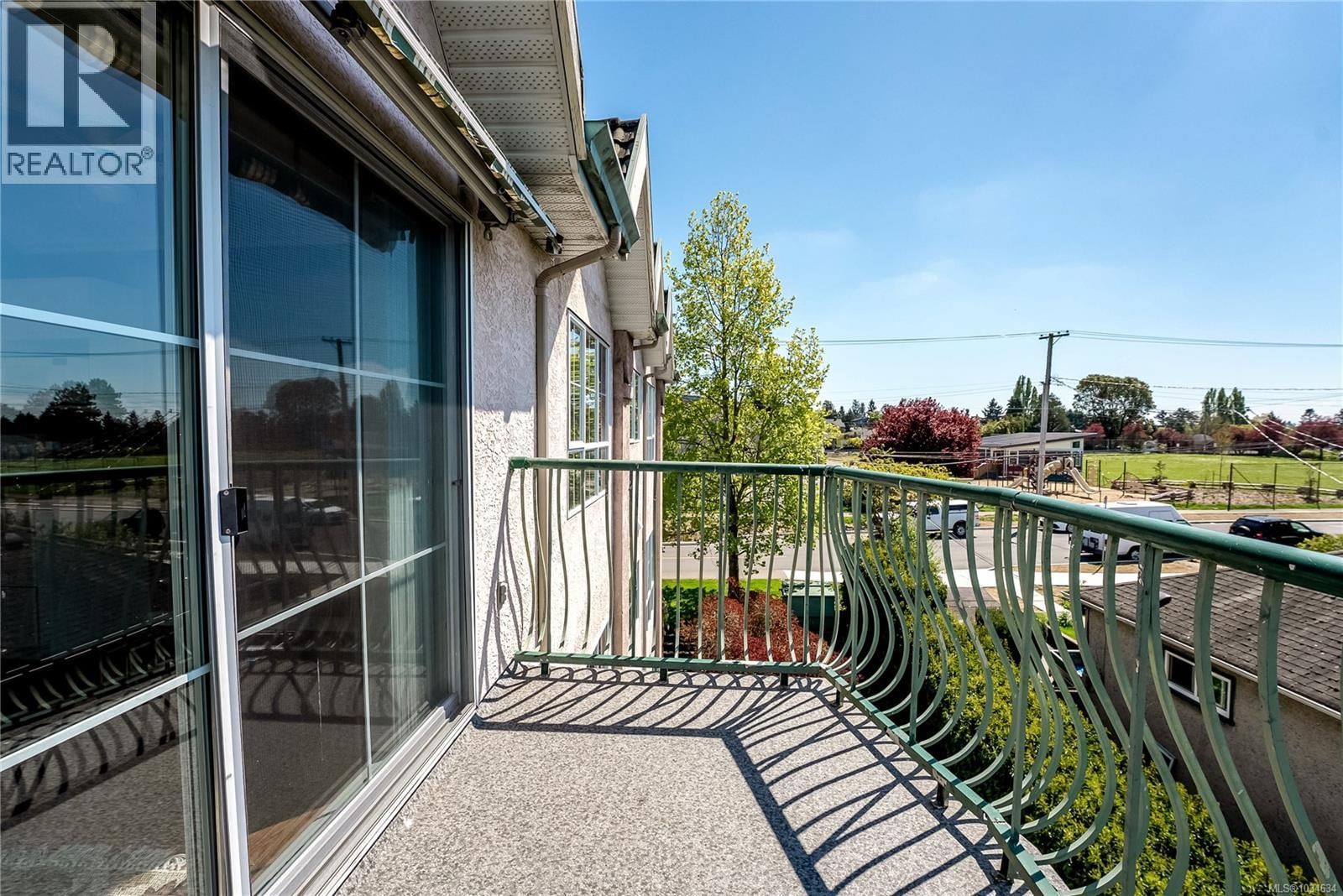 413 3133 Tillicum Road property photo