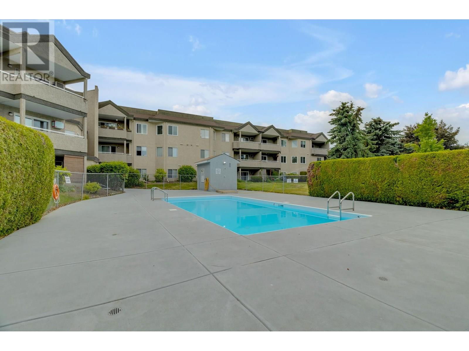 263 - 3854 GORDON DRIVE Image 17