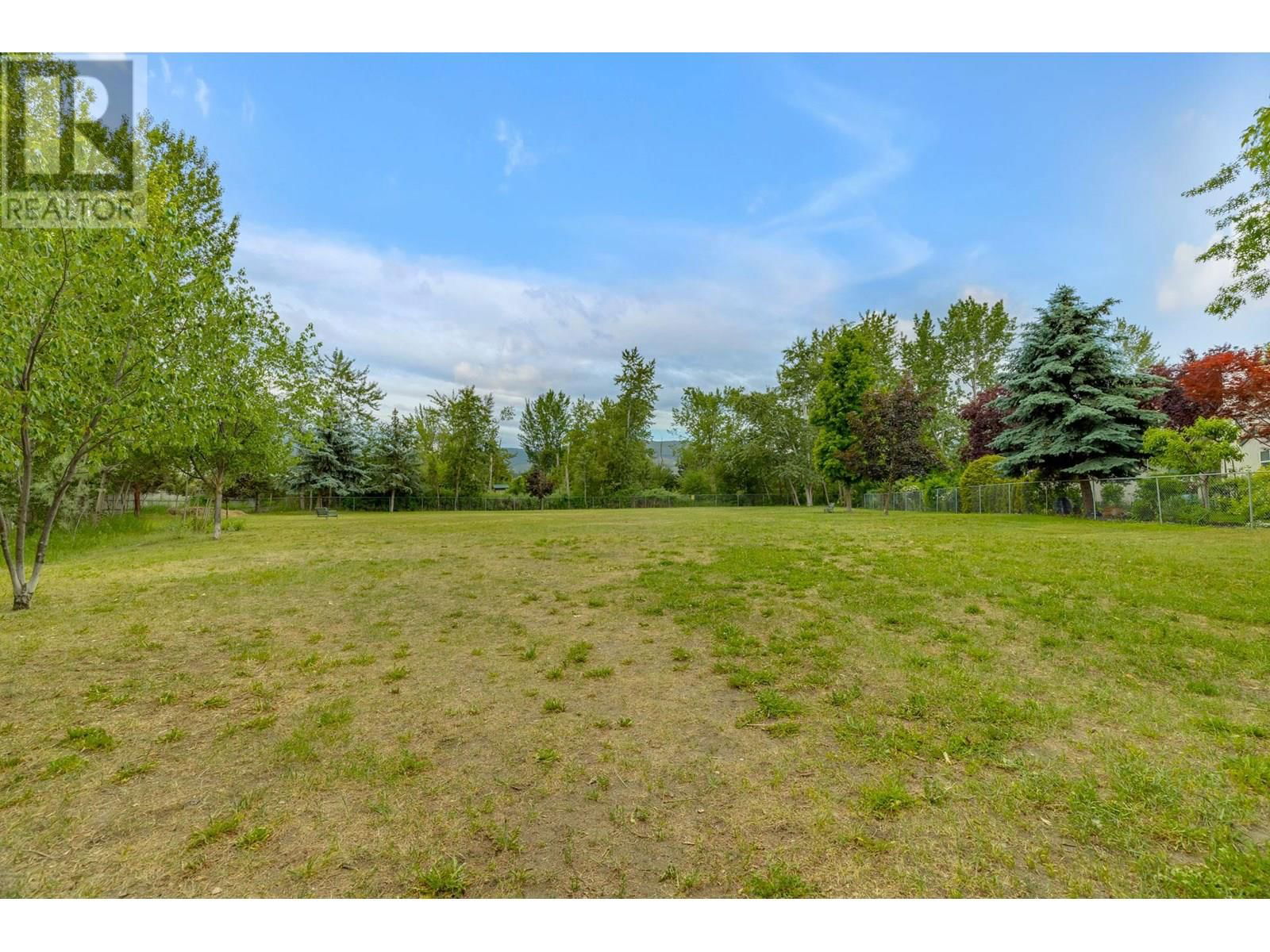 263 - 3854 GORDON DRIVE Image 19