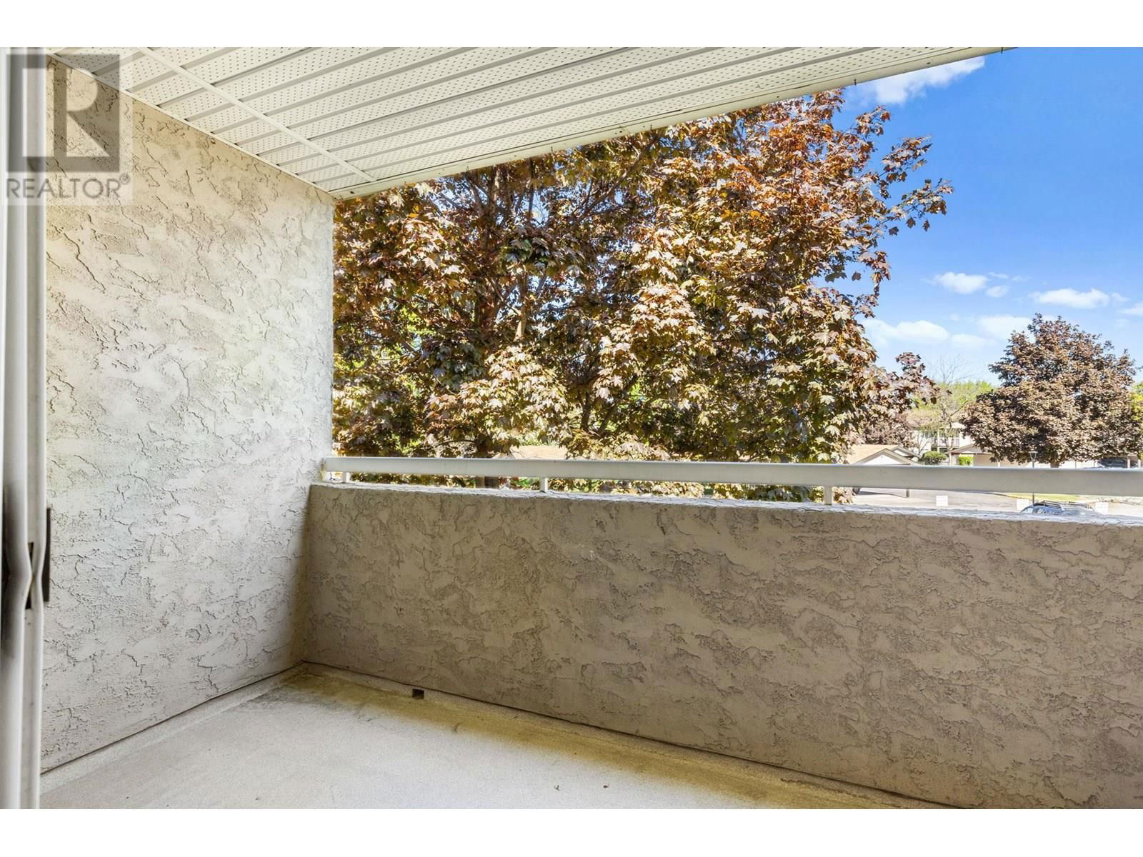 263 - 3854 GORDON DRIVE Image 9