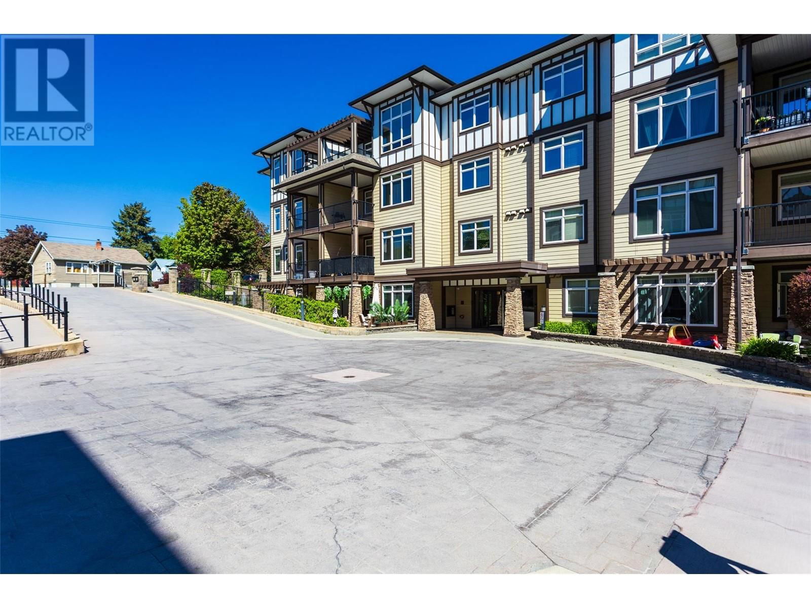 1403 - 3833 BROWN ROAD Image 2