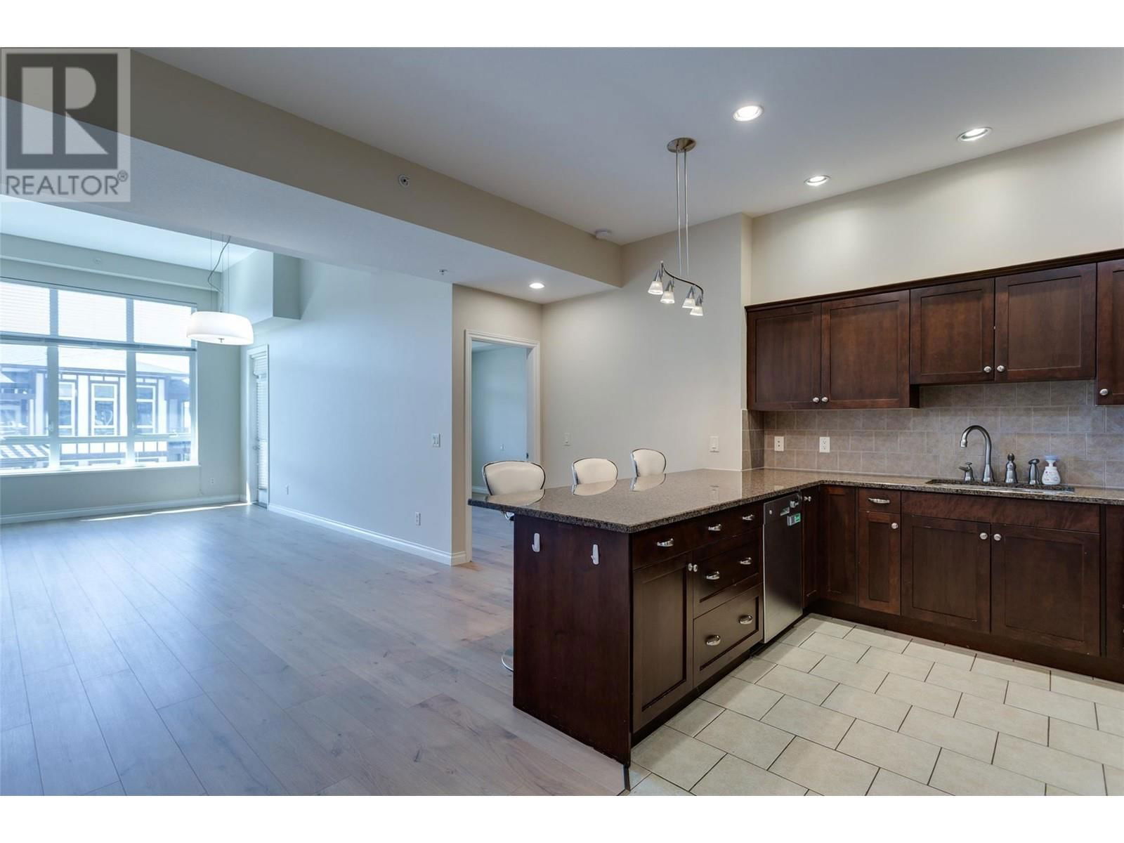 1403 - 3833 BROWN ROAD Image 3