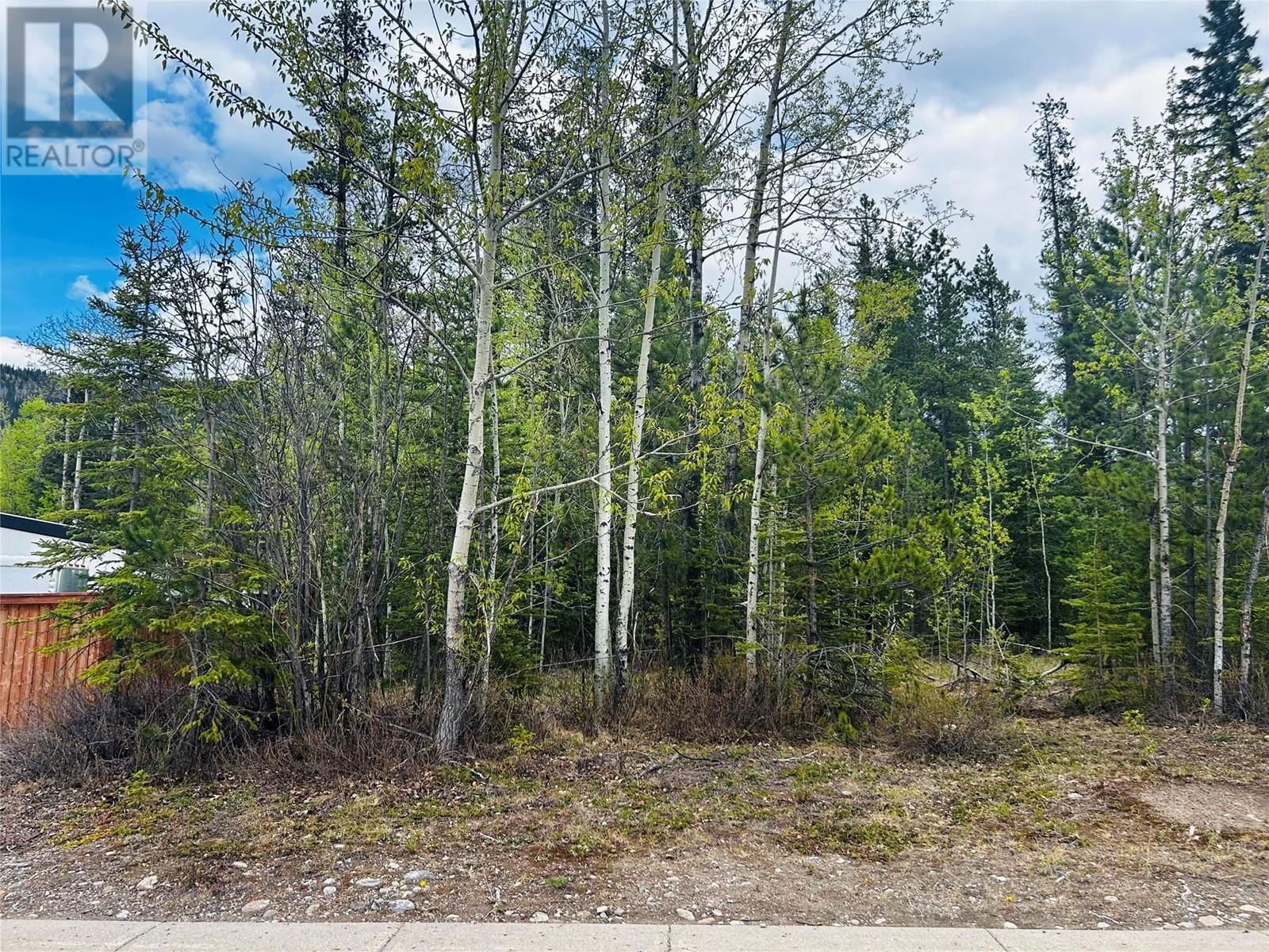 8 WOLVERINE PLACE Image 1