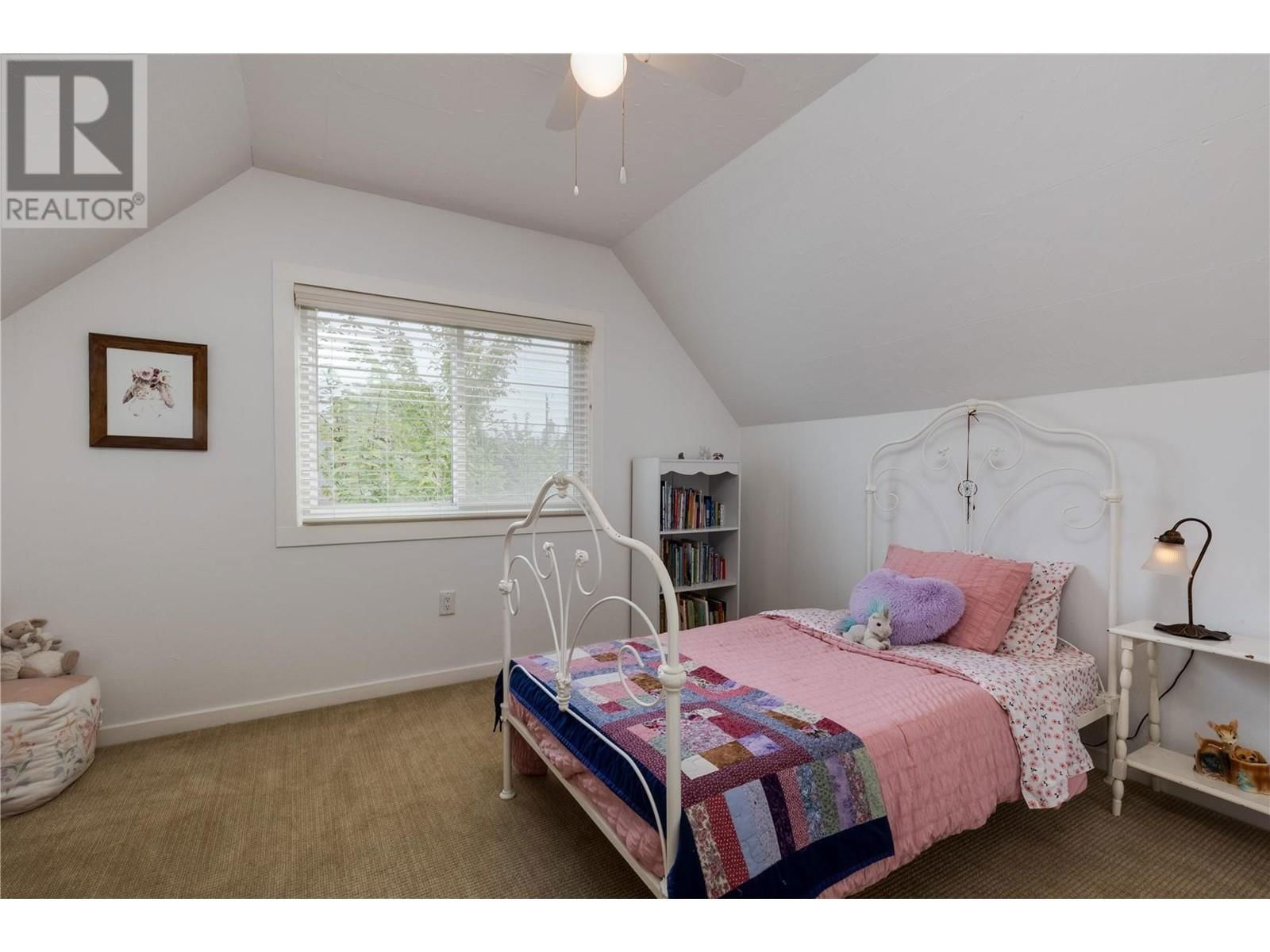 1927 KNOX CRESCENT Image 41