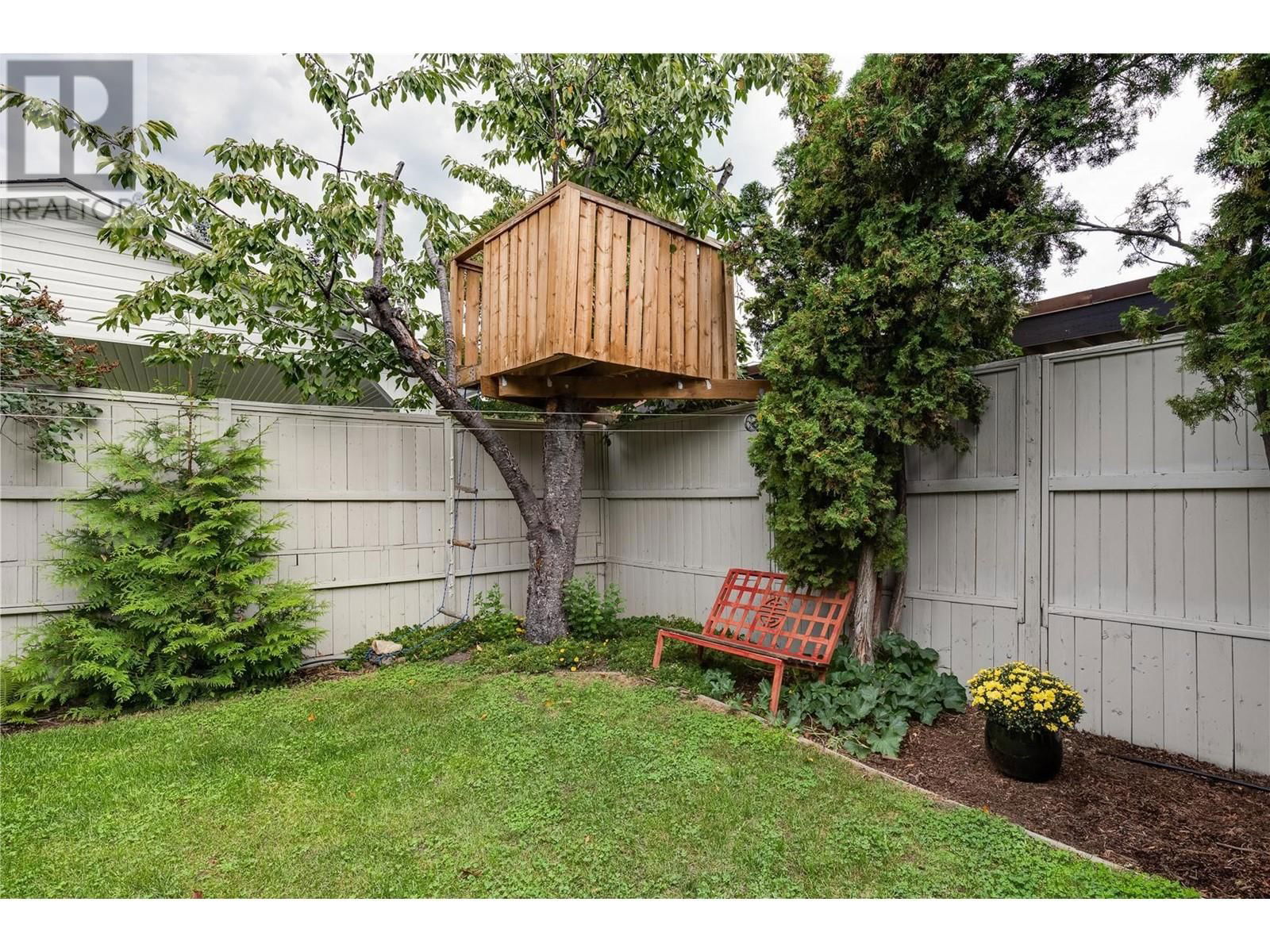 1927 KNOX CRESCENT Image 68
