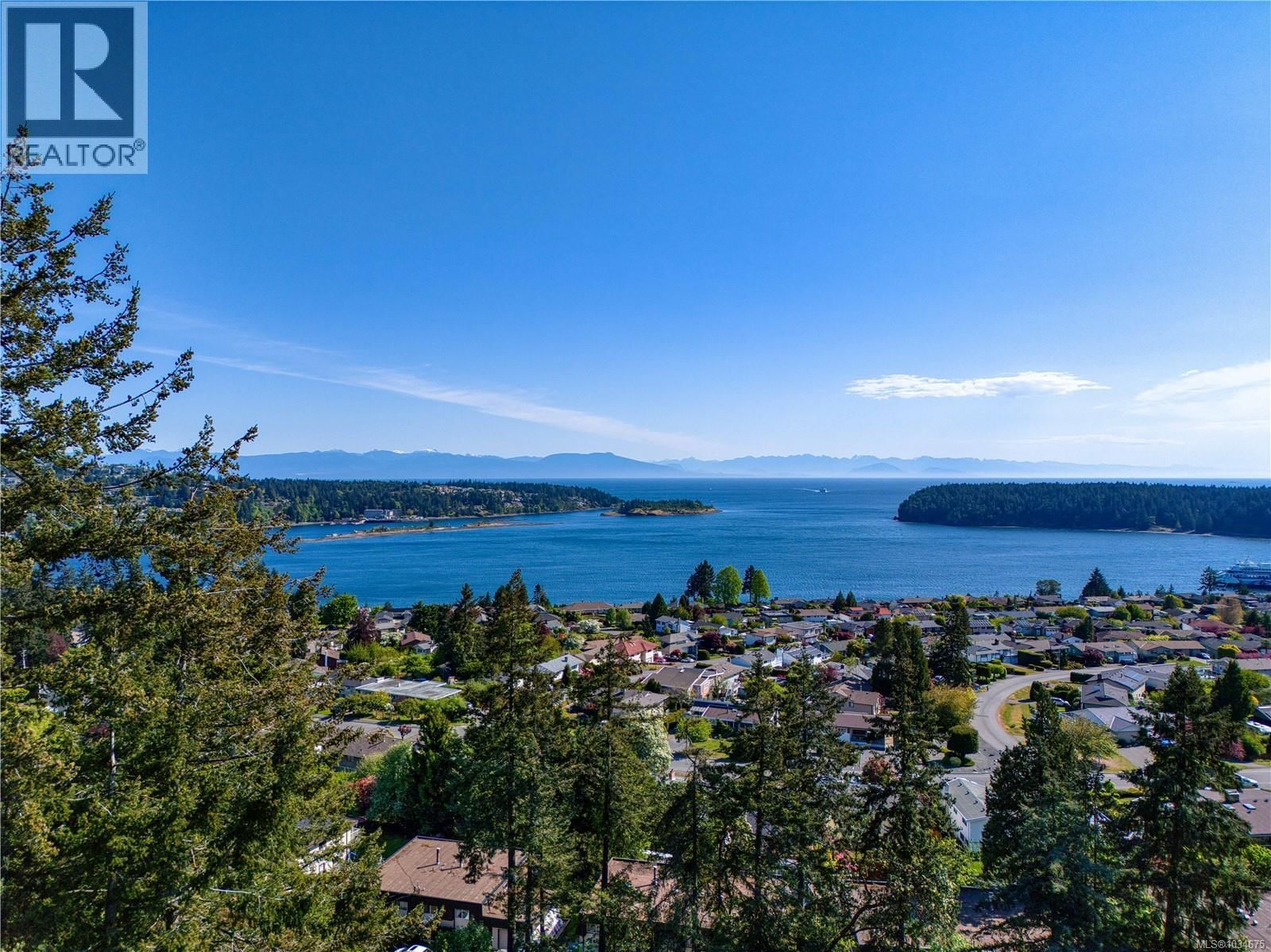 2315 Departure Bay Road property photo