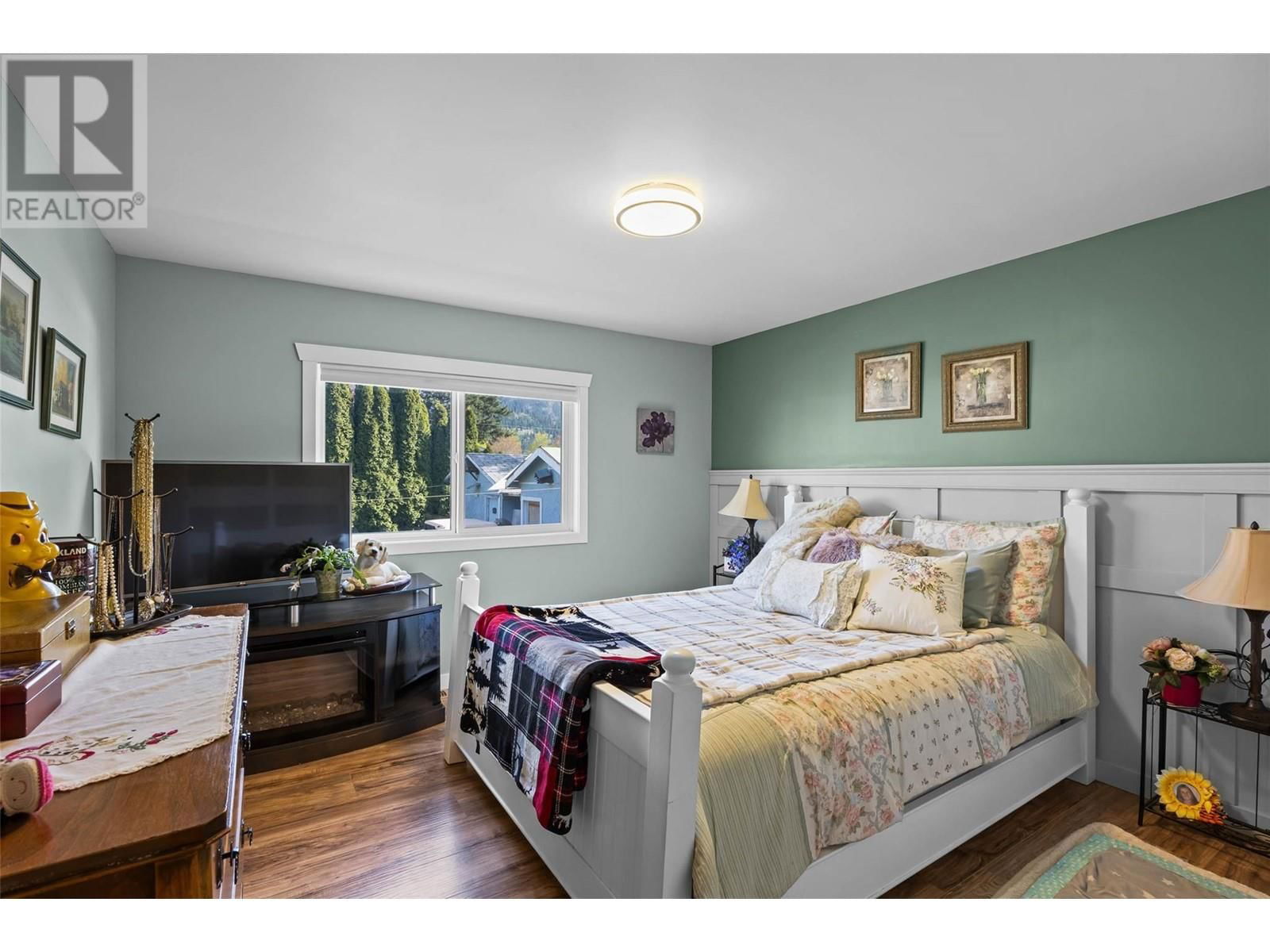 518 PINE STREET Image 14