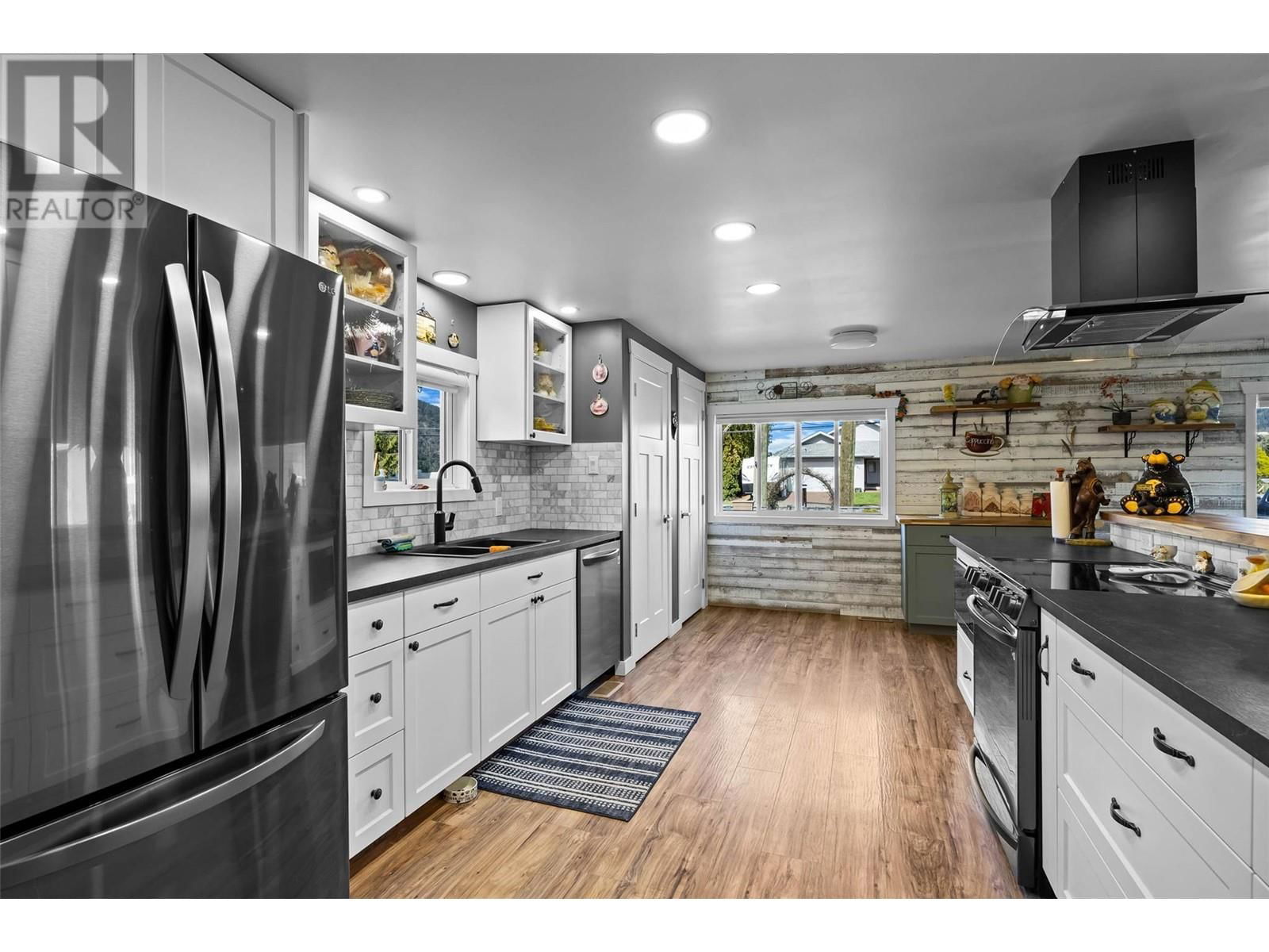 518 PINE STREET Image 2