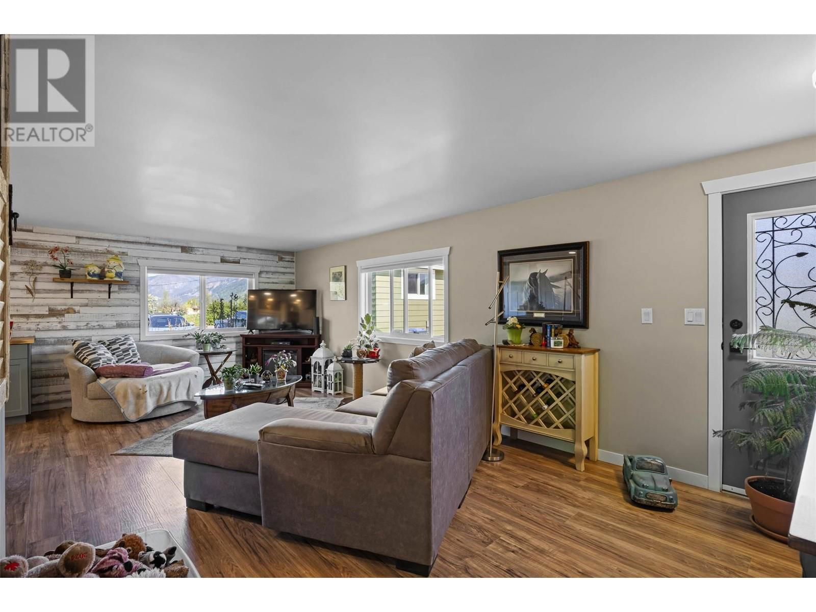 518 PINE STREET Image 6