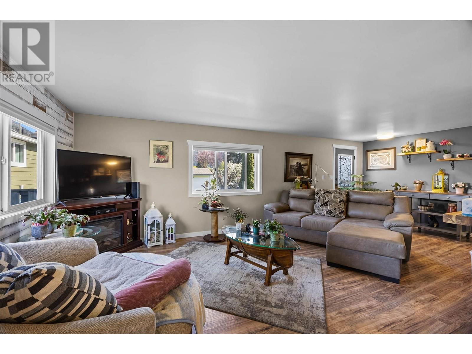 518 PINE STREET Image 8
