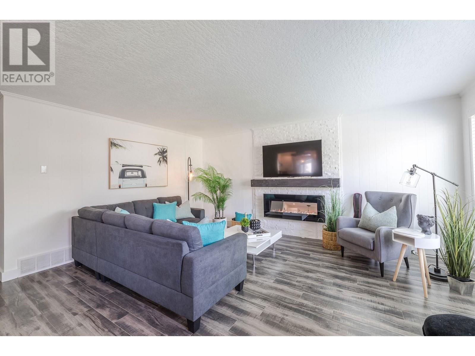 408 TENNIS STREET Image 14