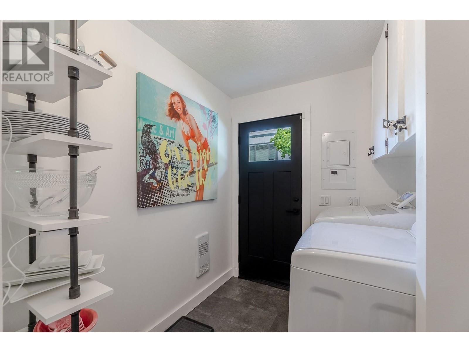 408 TENNIS STREET Image 18