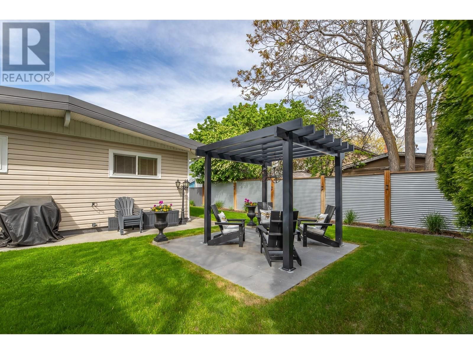 408 TENNIS STREET Image 30