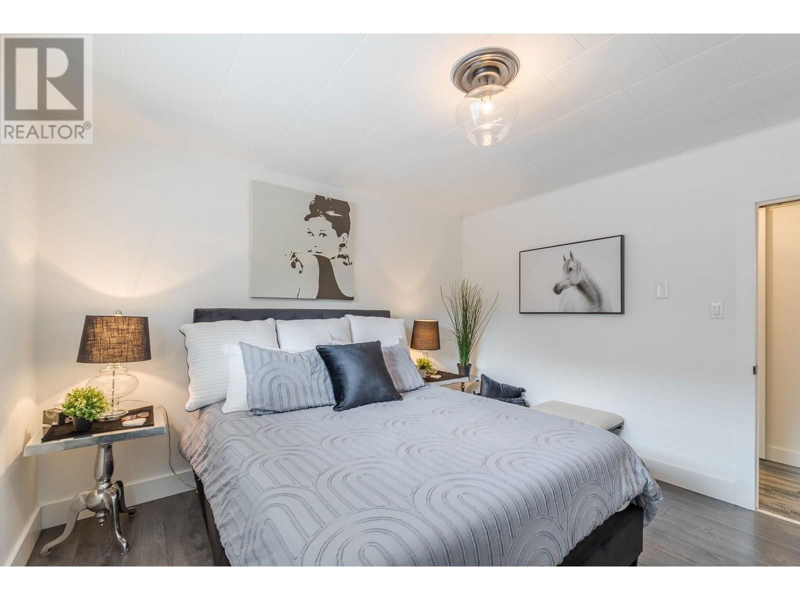 408 TENNIS STREET Image 6