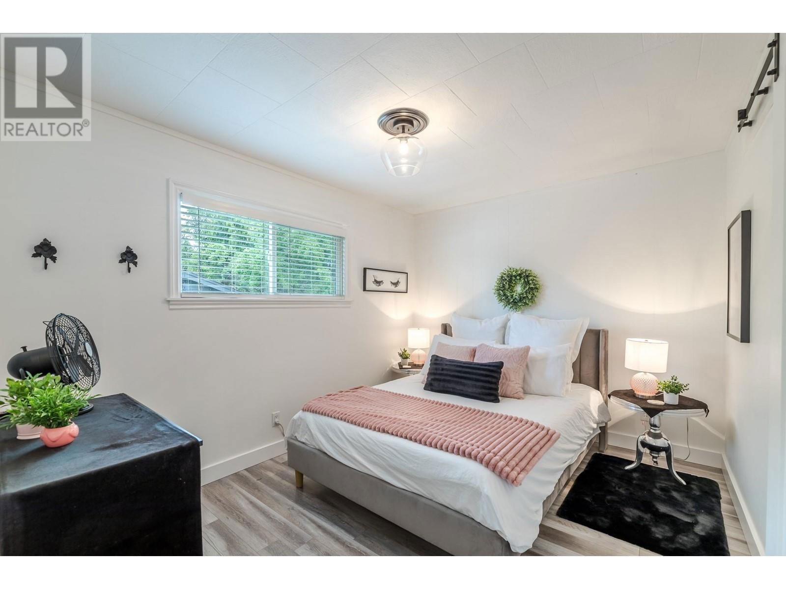 408 TENNIS STREET Image 7