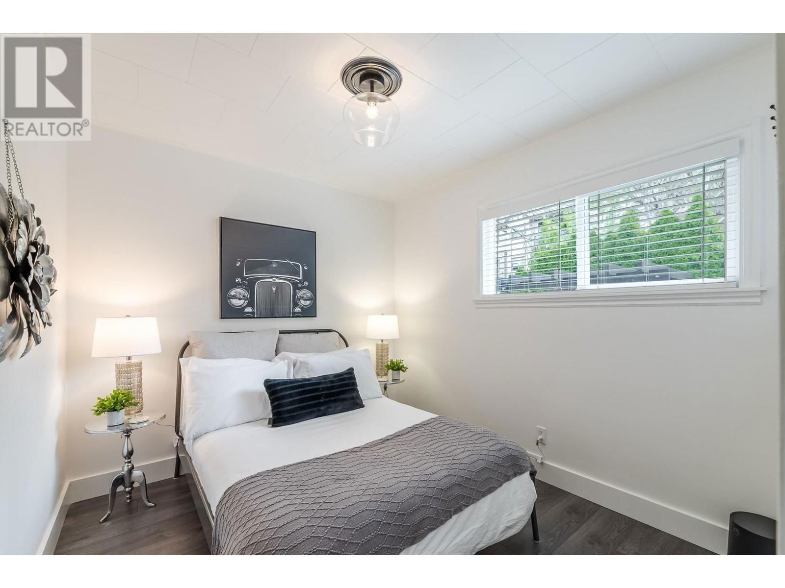 408 TENNIS STREET Image 8
