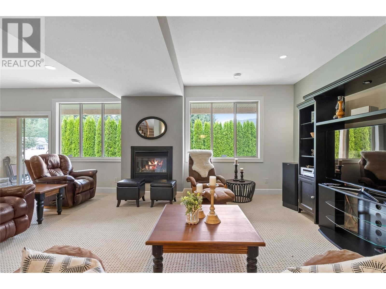 2701 MOUNTVIEW DRIVE Image 43