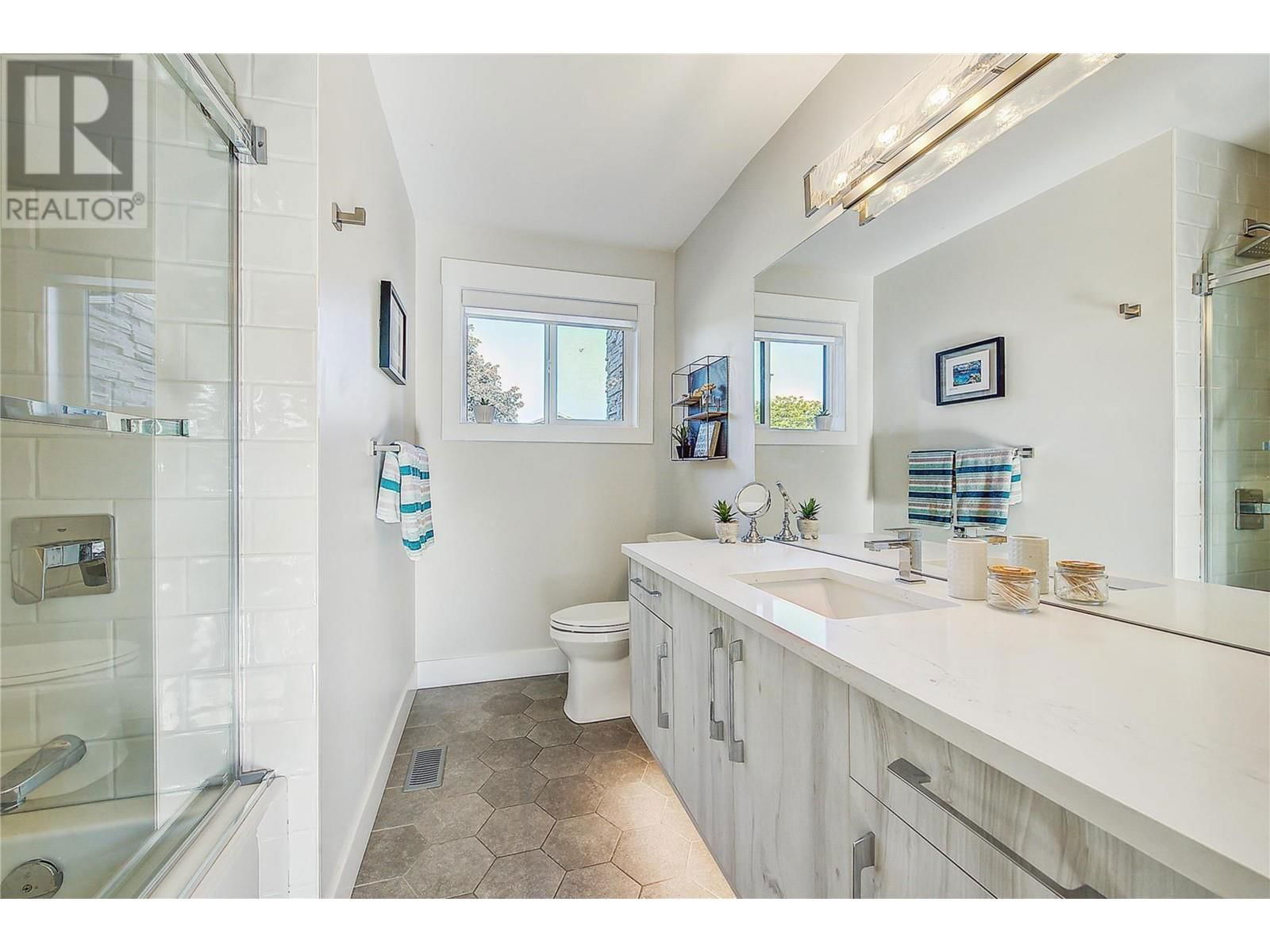 4354 KENSINGTON DRIVE Image 31