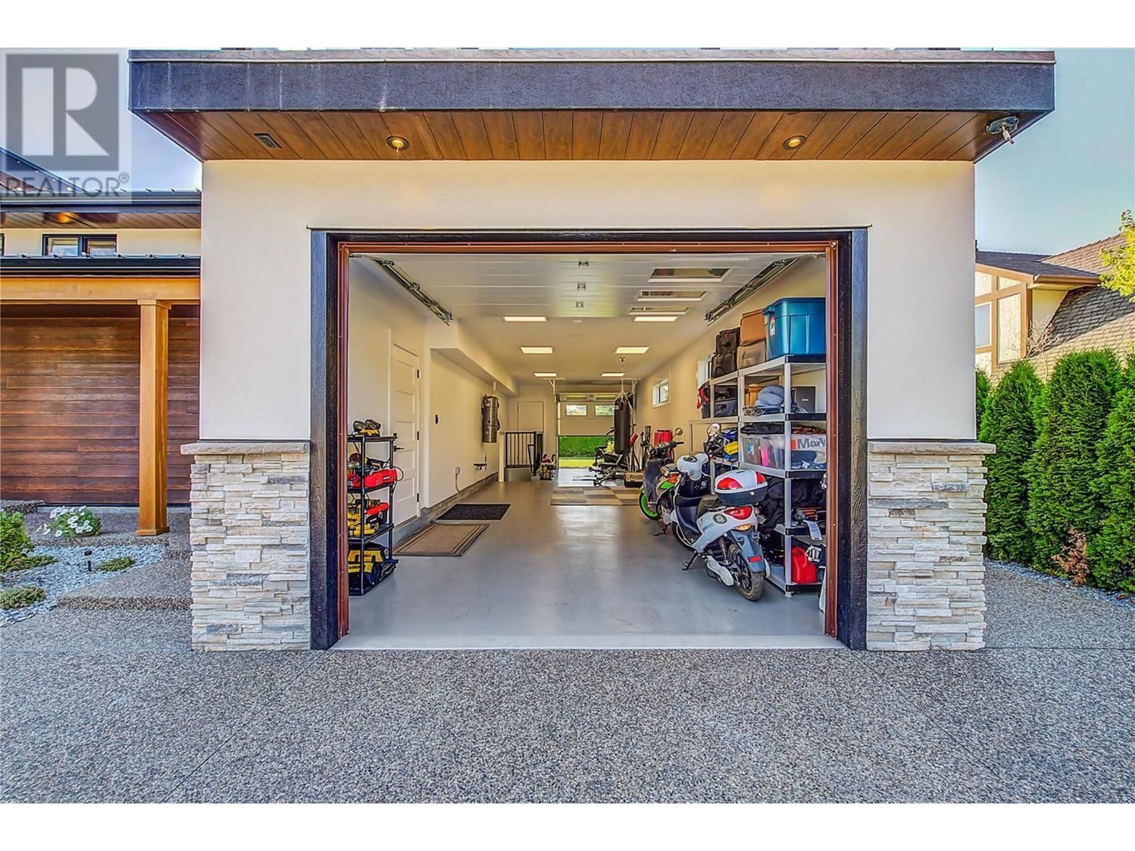 4354 KENSINGTON DRIVE Image 44