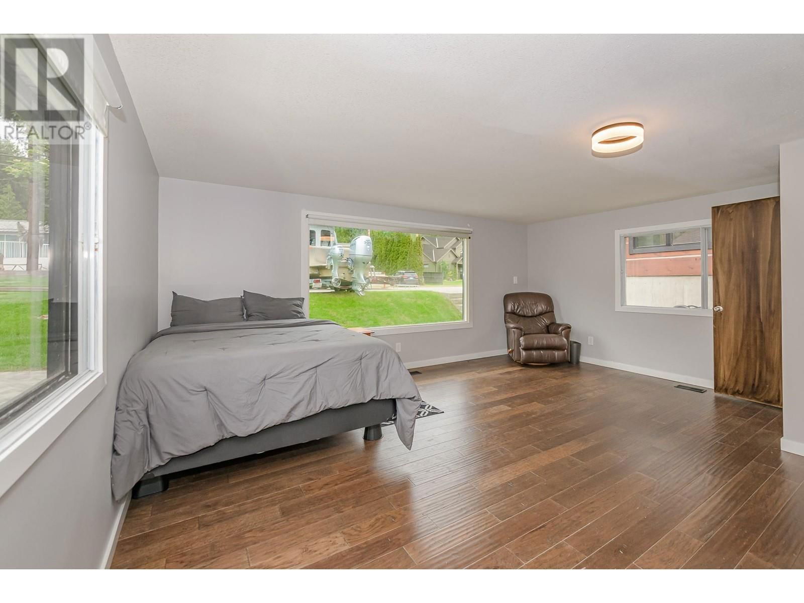 78 MONTCALM CRESCENT Image 26