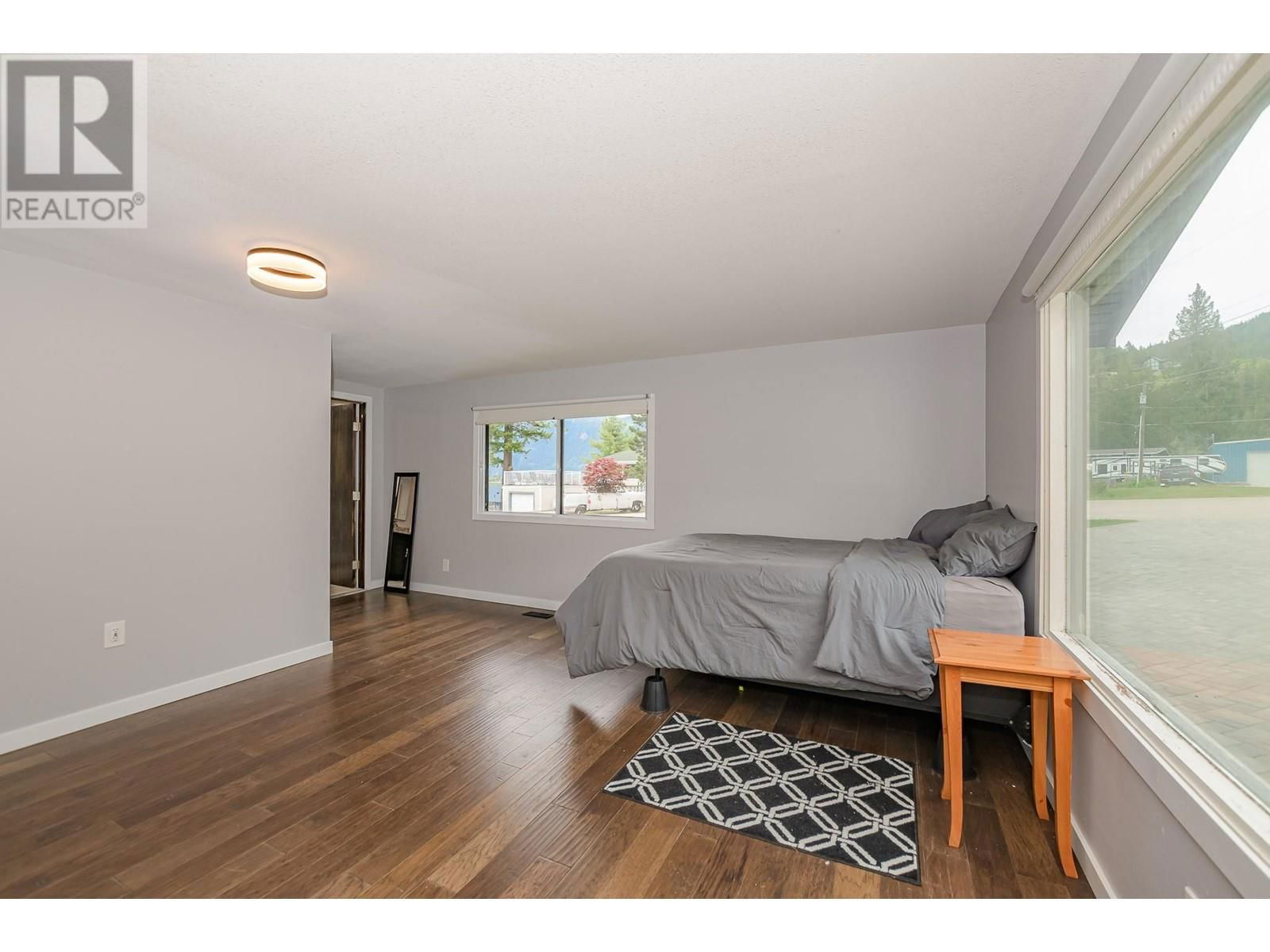 78 MONTCALM CRESCENT Image 27