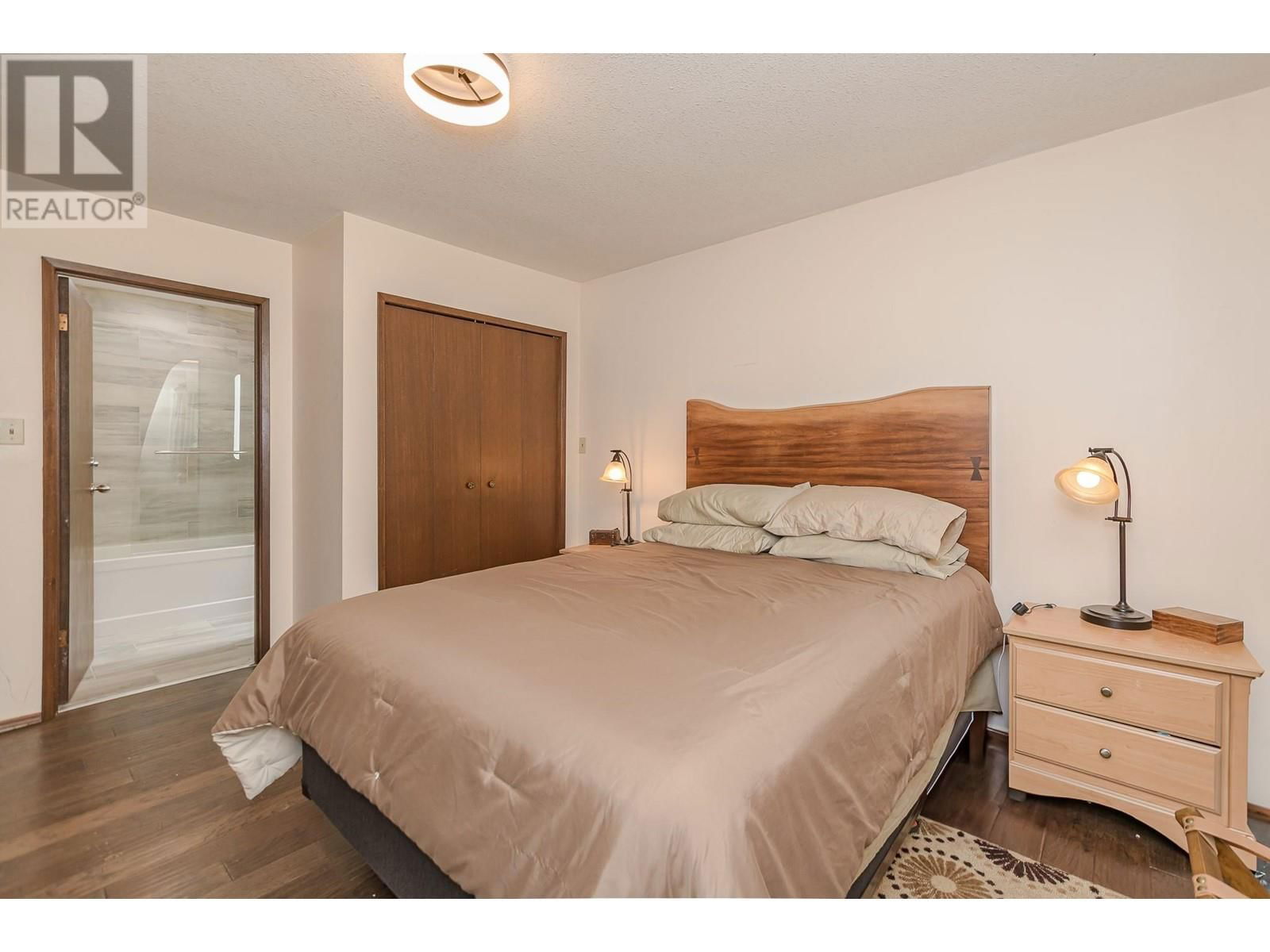 78 MONTCALM CRESCENT Image 32