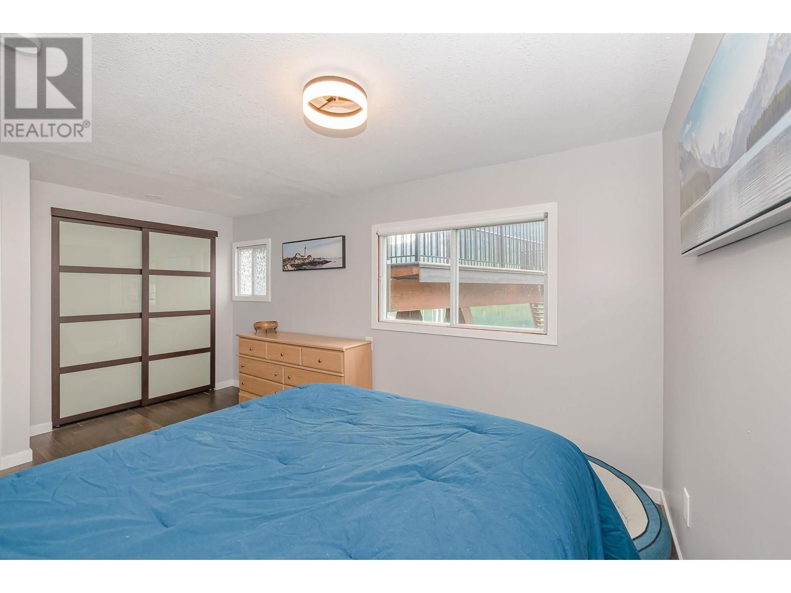 78 MONTCALM CRESCENT Image 35